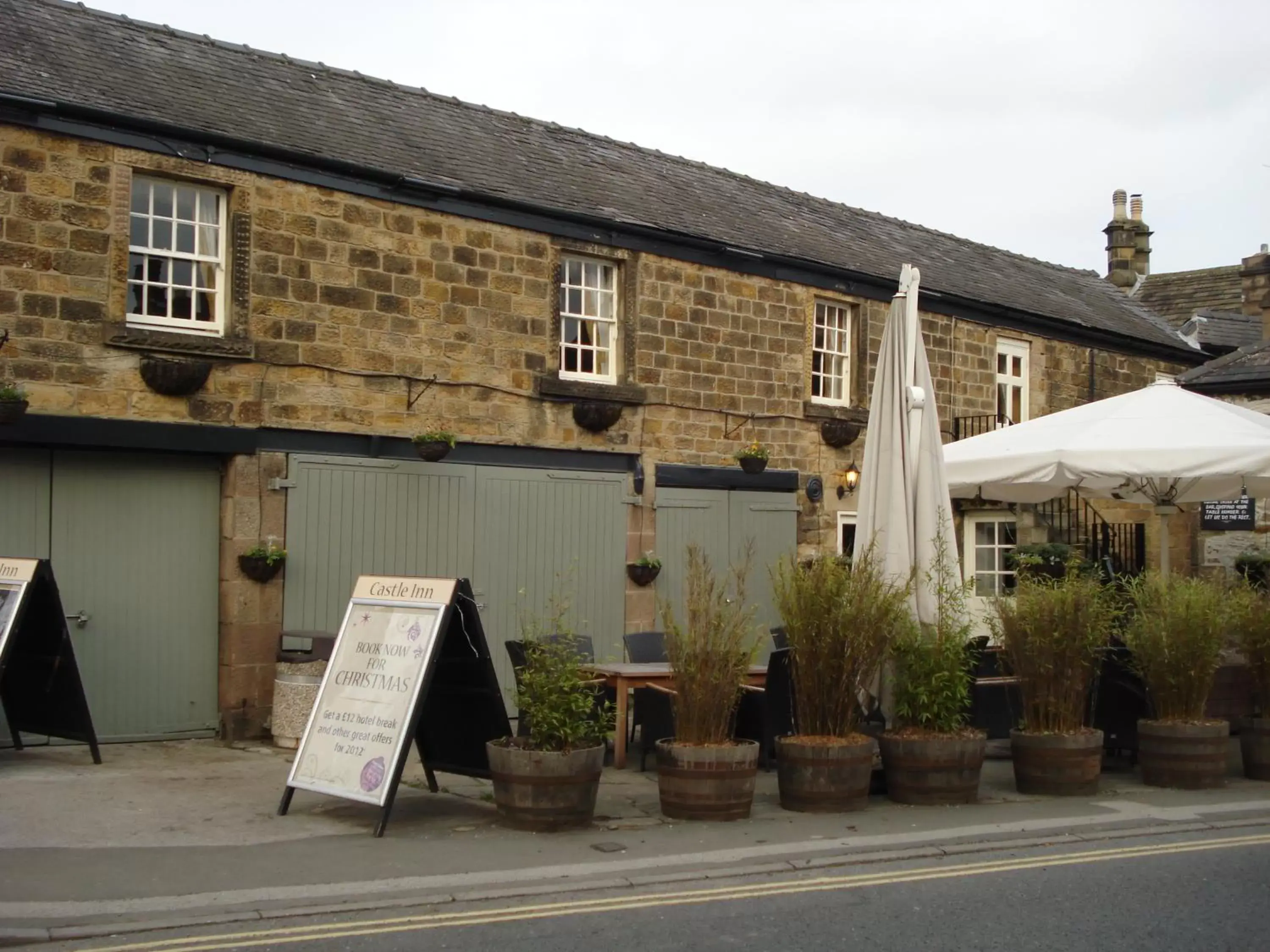 Facade/entrance, Property Building in Castle Inn by Greene King Inns