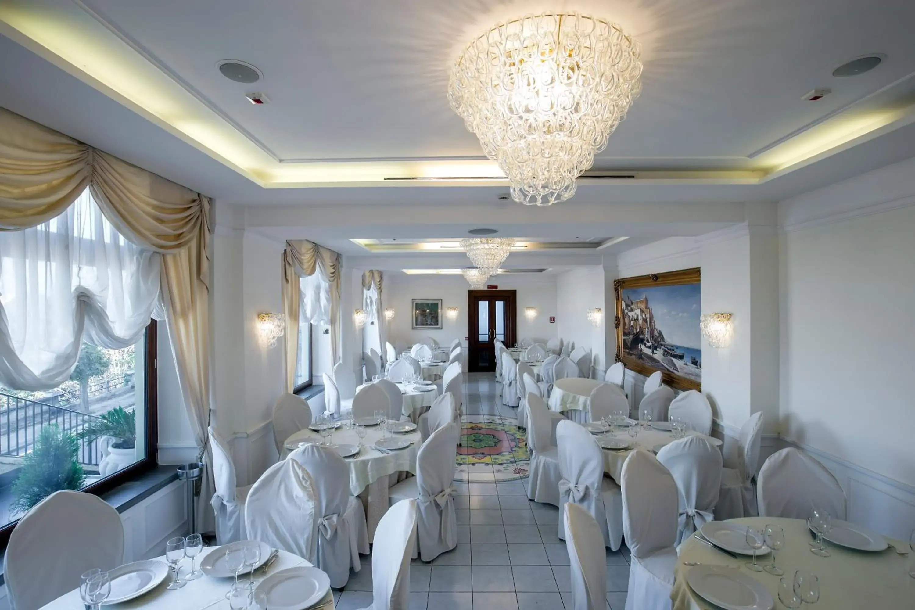 Restaurant/Places to Eat in Grand Hotel La Panoramica