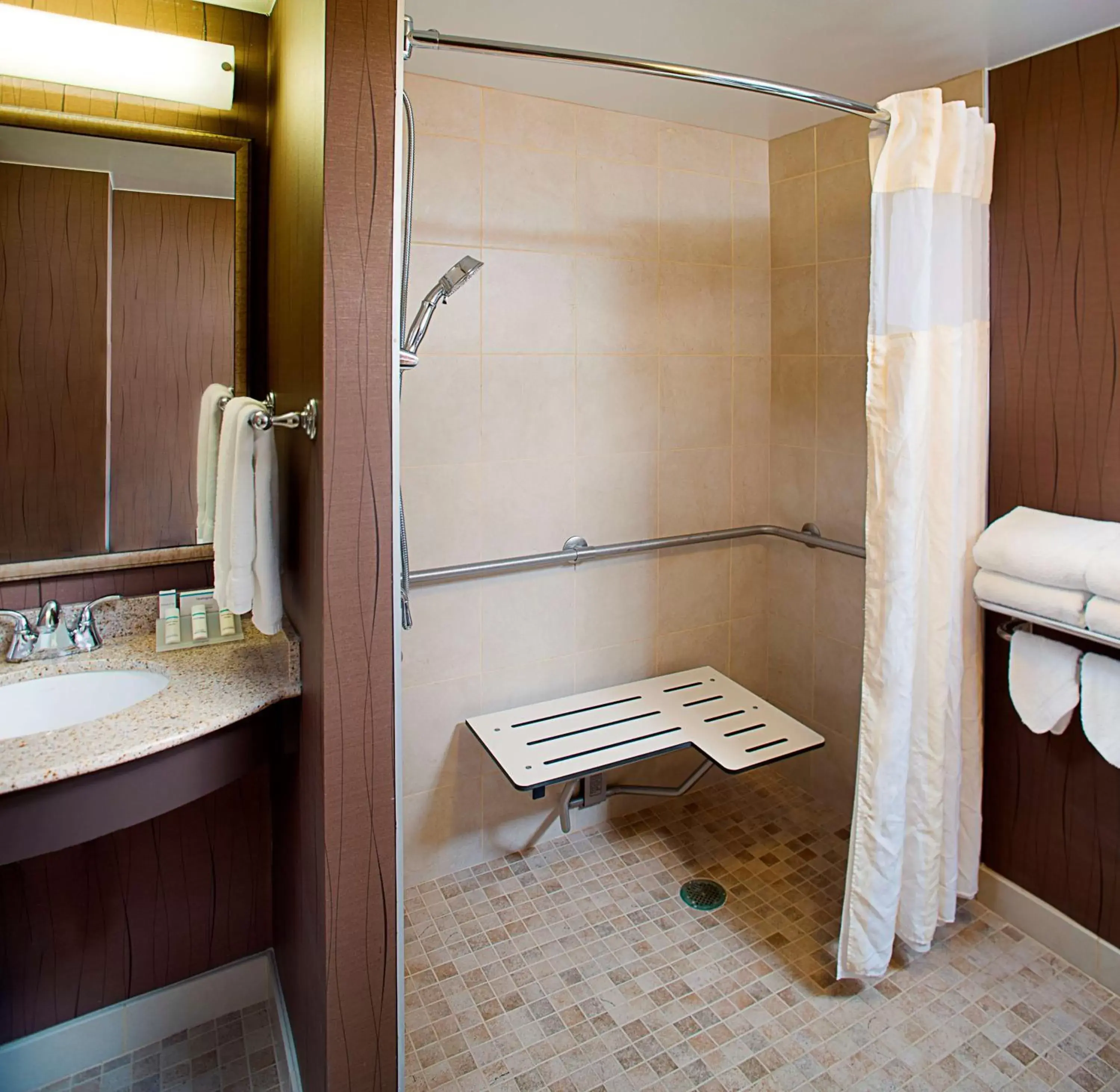 Bathroom in Hilton Garden Inn Hartford North-Bradley International Airport
