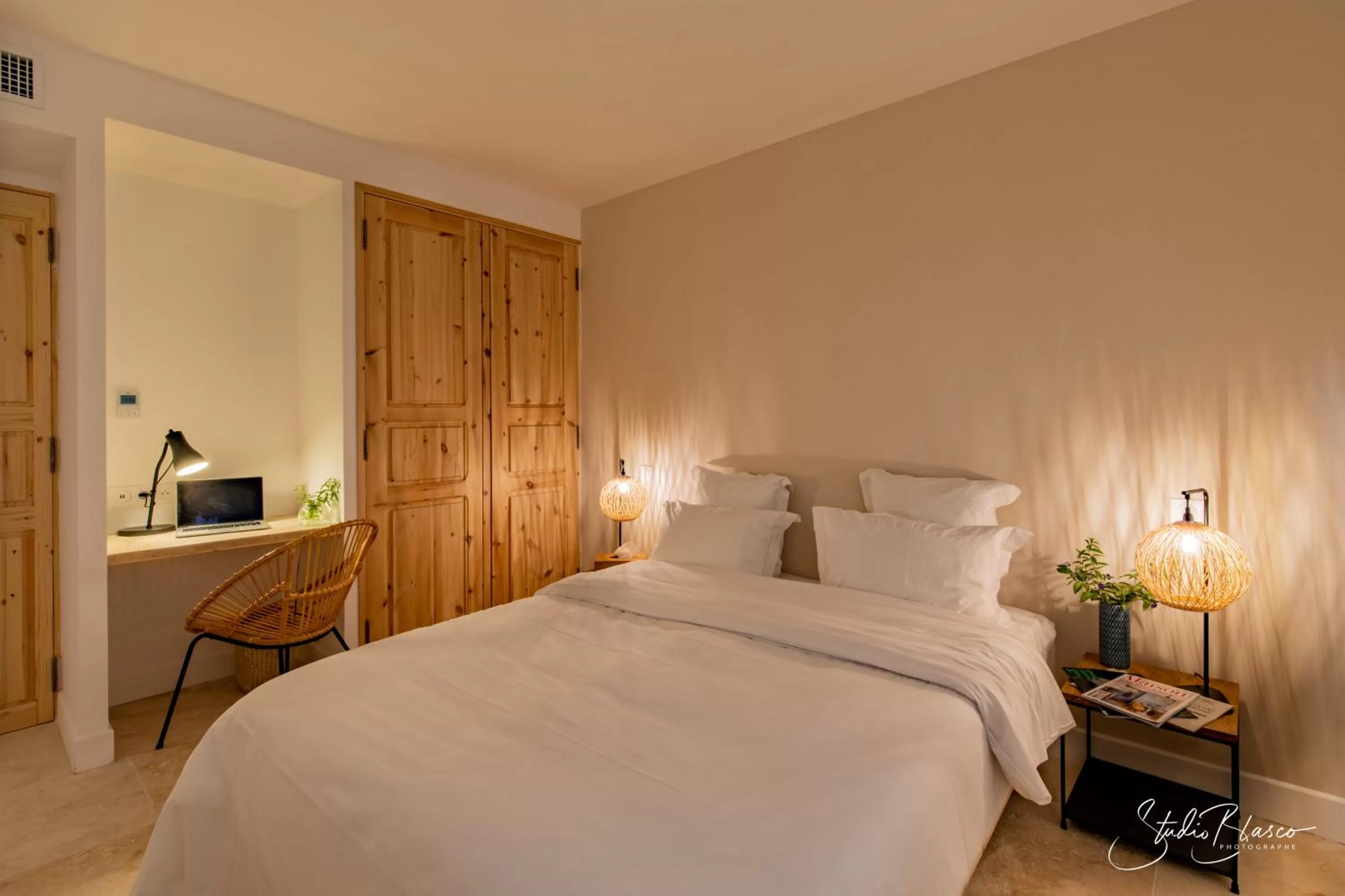 Bed in Moulin de la Roque