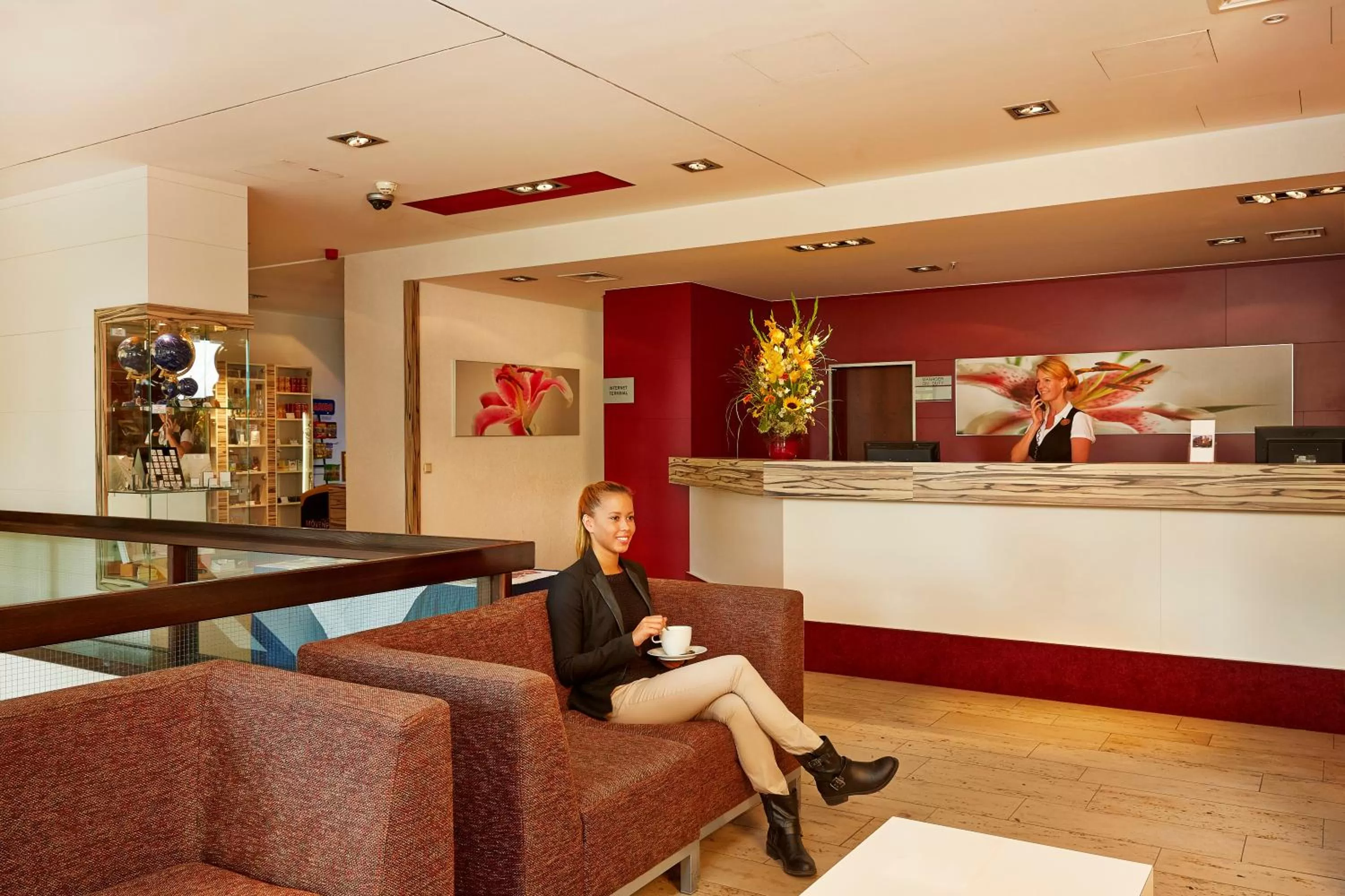 Lobby or reception in H+ Hotel Bad Soden