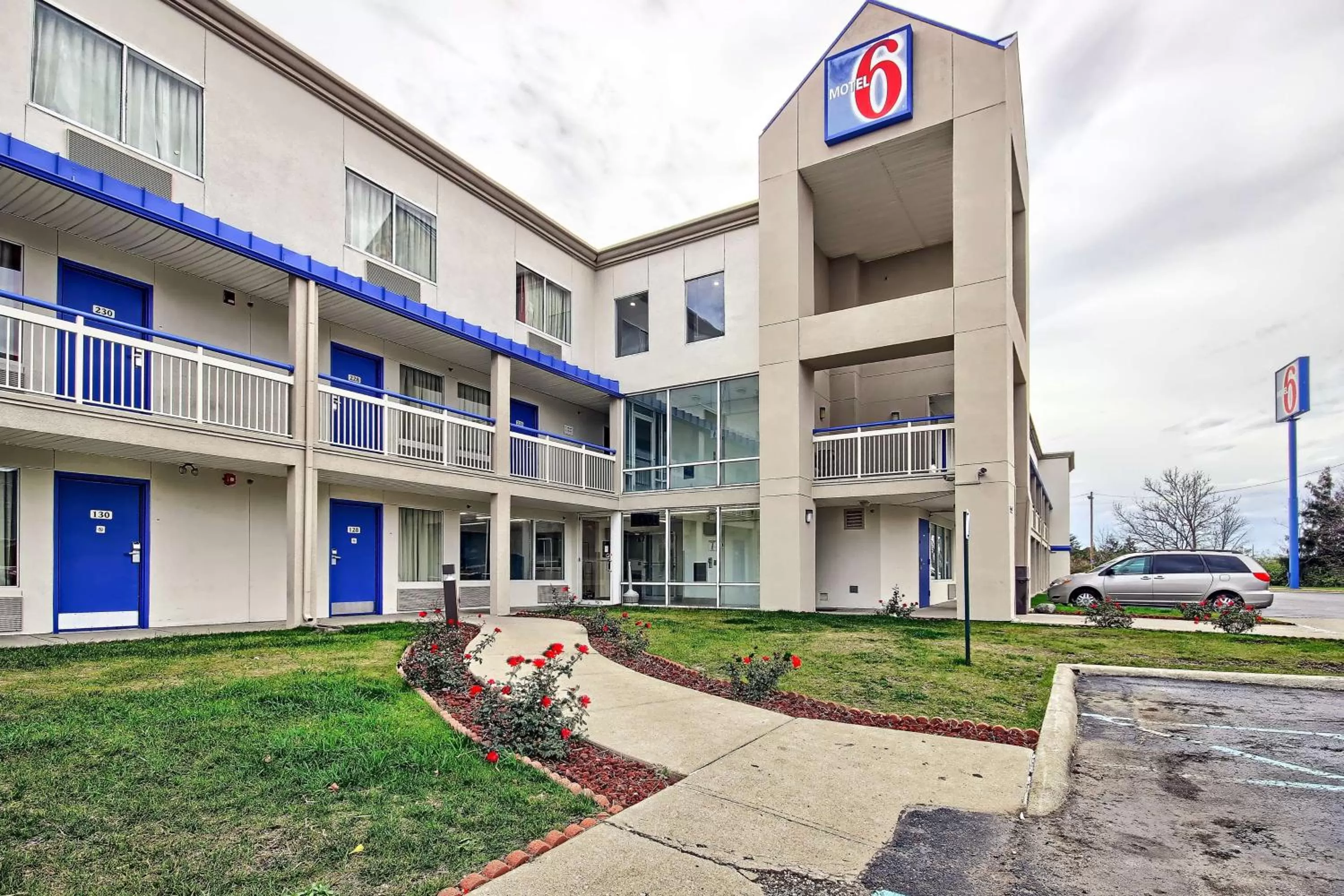 Property building in Motel 6-Columbus, OH - West