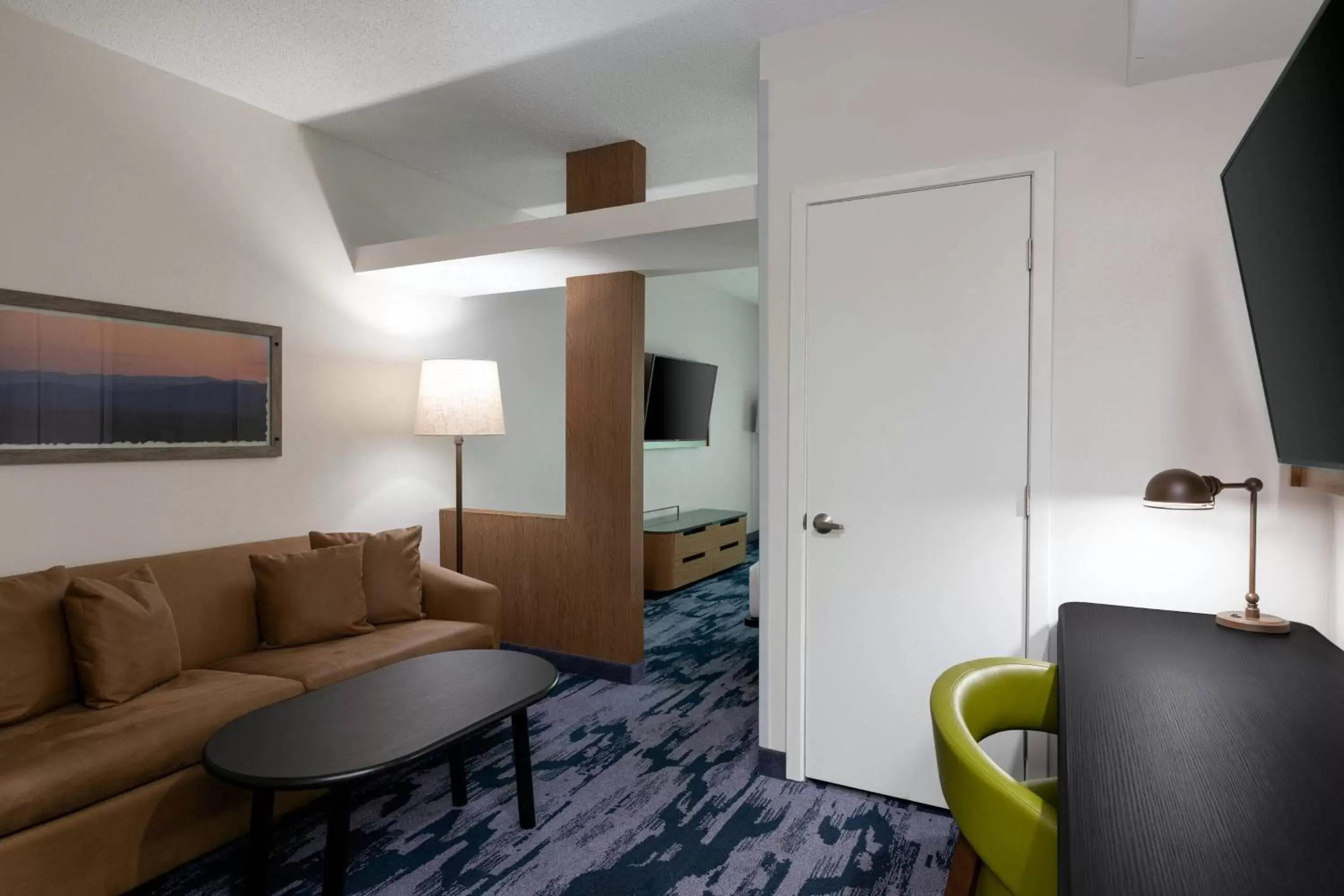 Living room, Seating Area in Fairfield Inn & Suites by Marriott Atlanta Stonecrest
