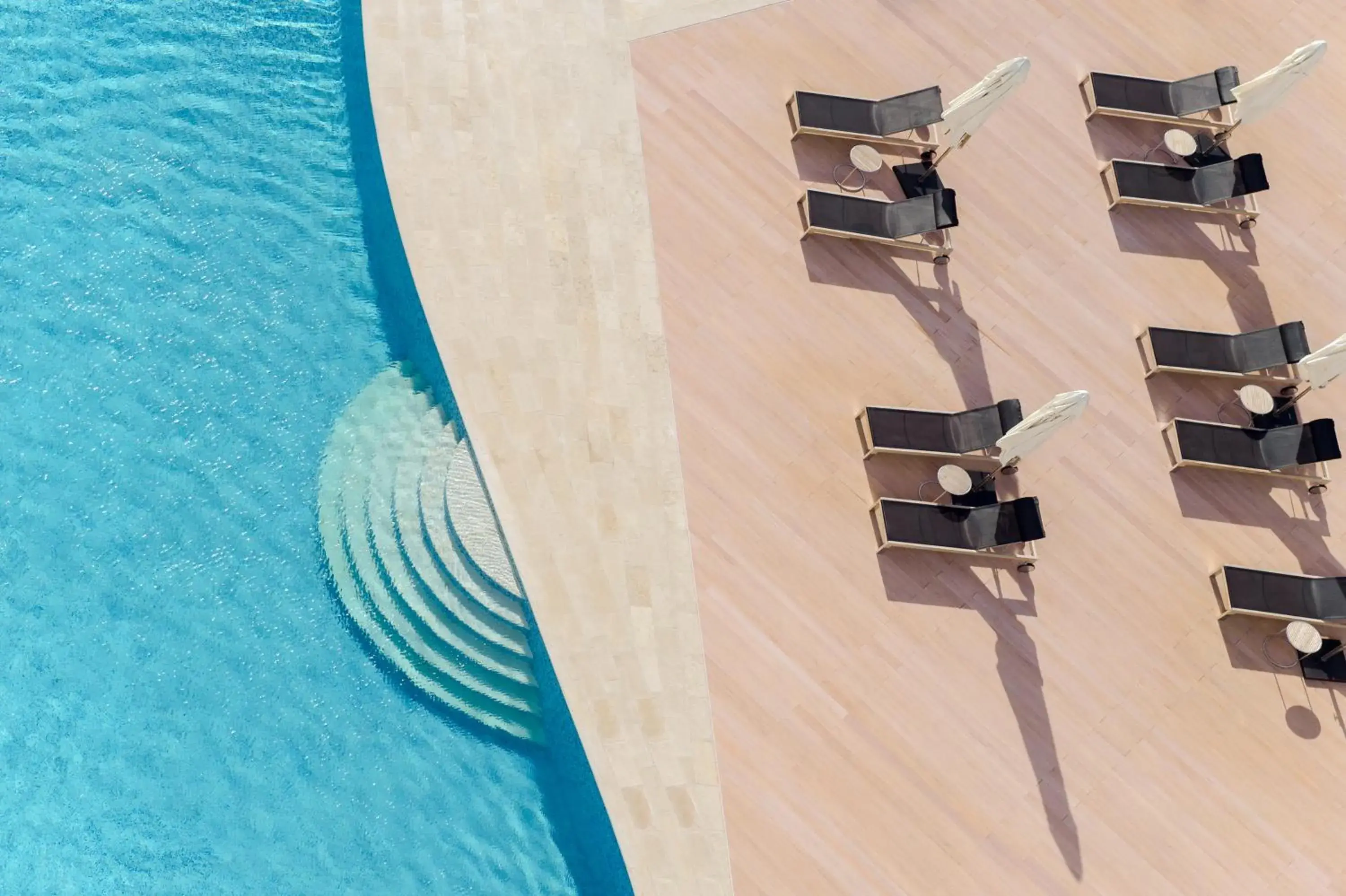 Swimming pool in Aparthotel Adagio Fujairah