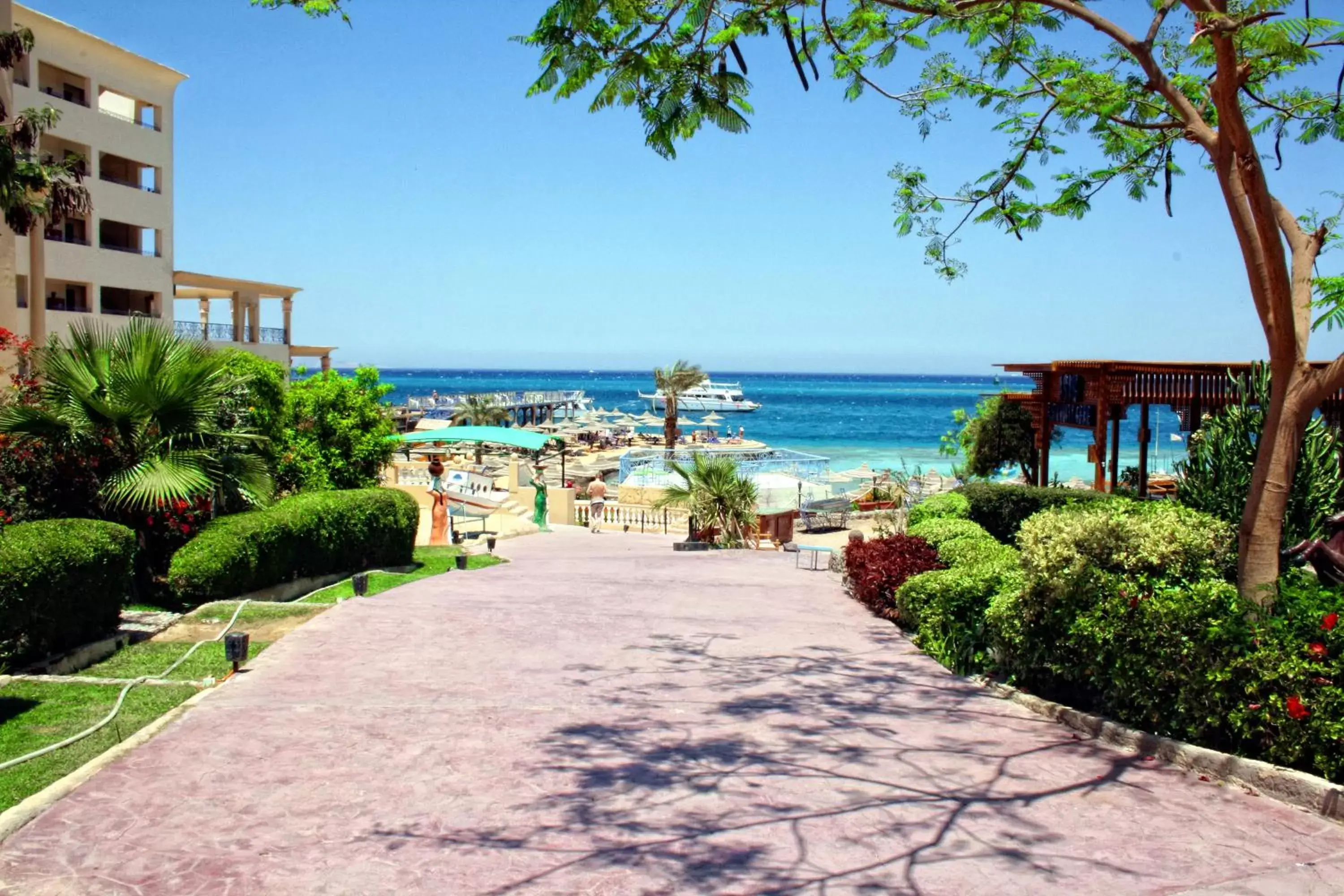 Facade/entrance in King Tut Aqua Park Beach Resort