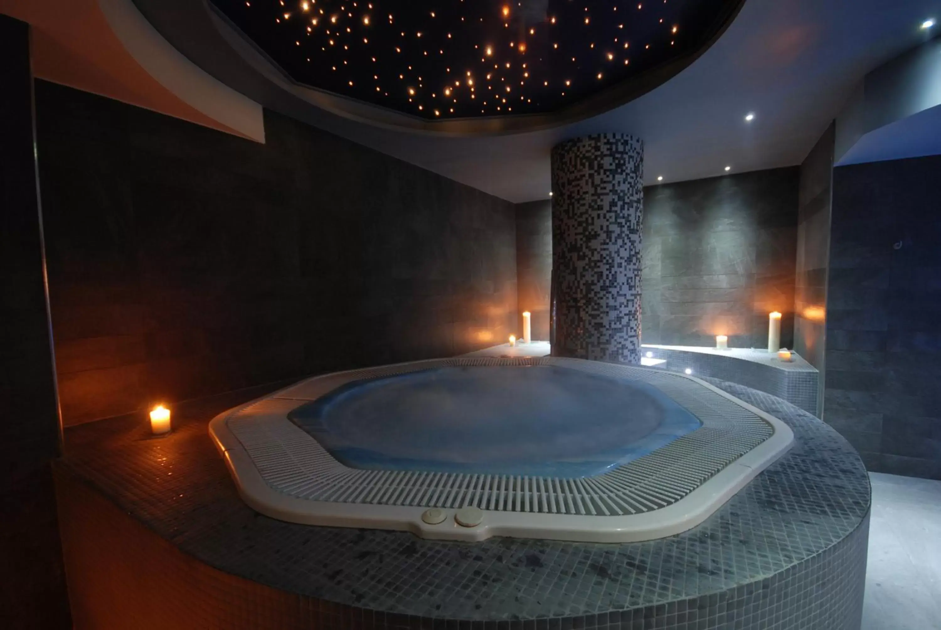 Spa and wellness centre/facilities, Swimming Pool in Hotel & Spa Real Jaca