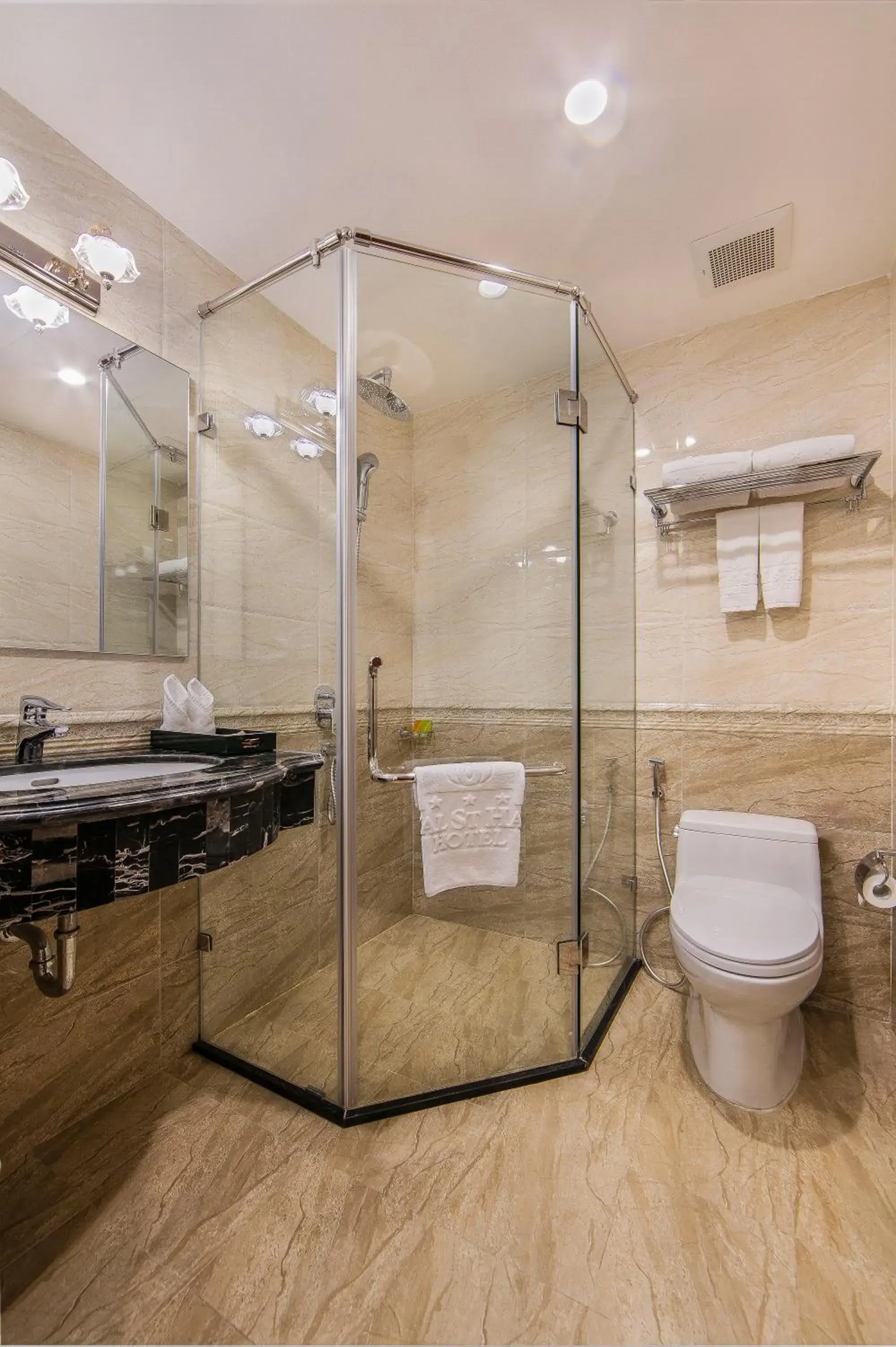 Deluxe Double Room in Royal St Hanoi Hotel Deluxe Double Room in Royal St Hanoi Hotel