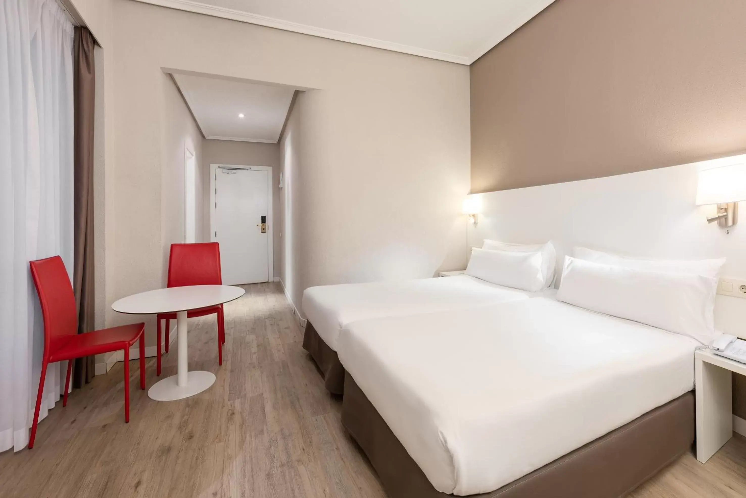 Bedroom, Bed in Hotel Madrid Gran Via 25, Affiliated by Meliá