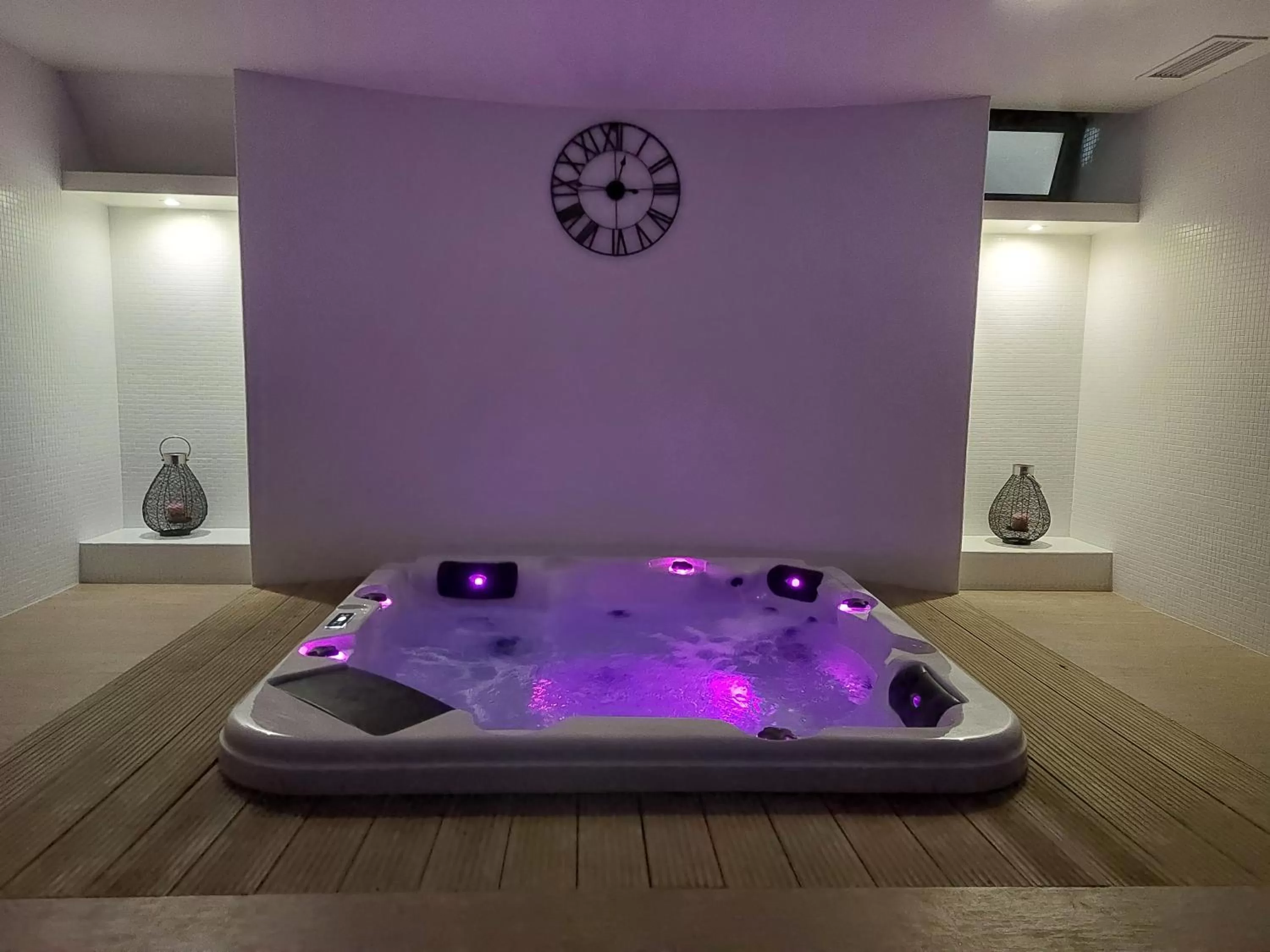 Hot Tub in Hotel Monte Lírio