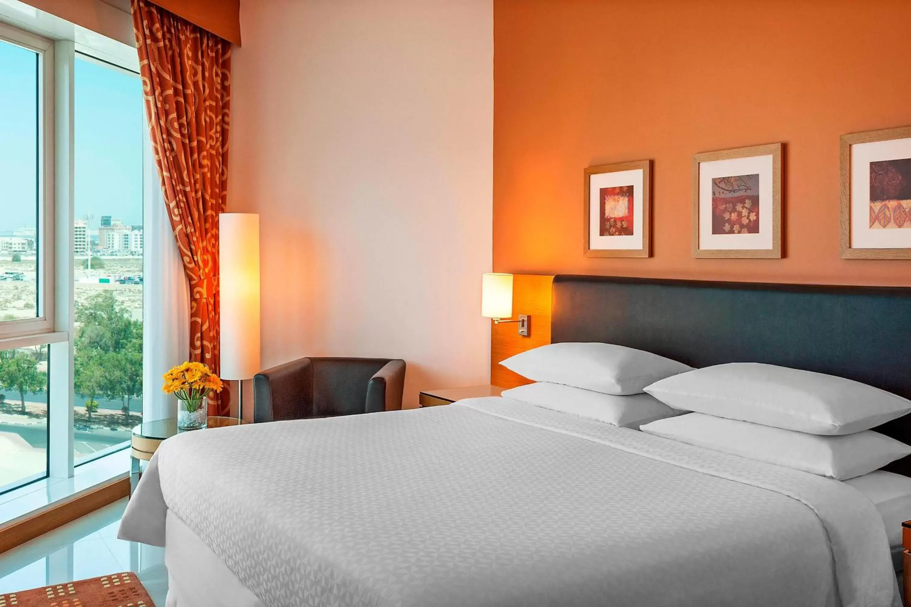 Bedroom, Bed in Four Points by Sheraton Bur Dubai