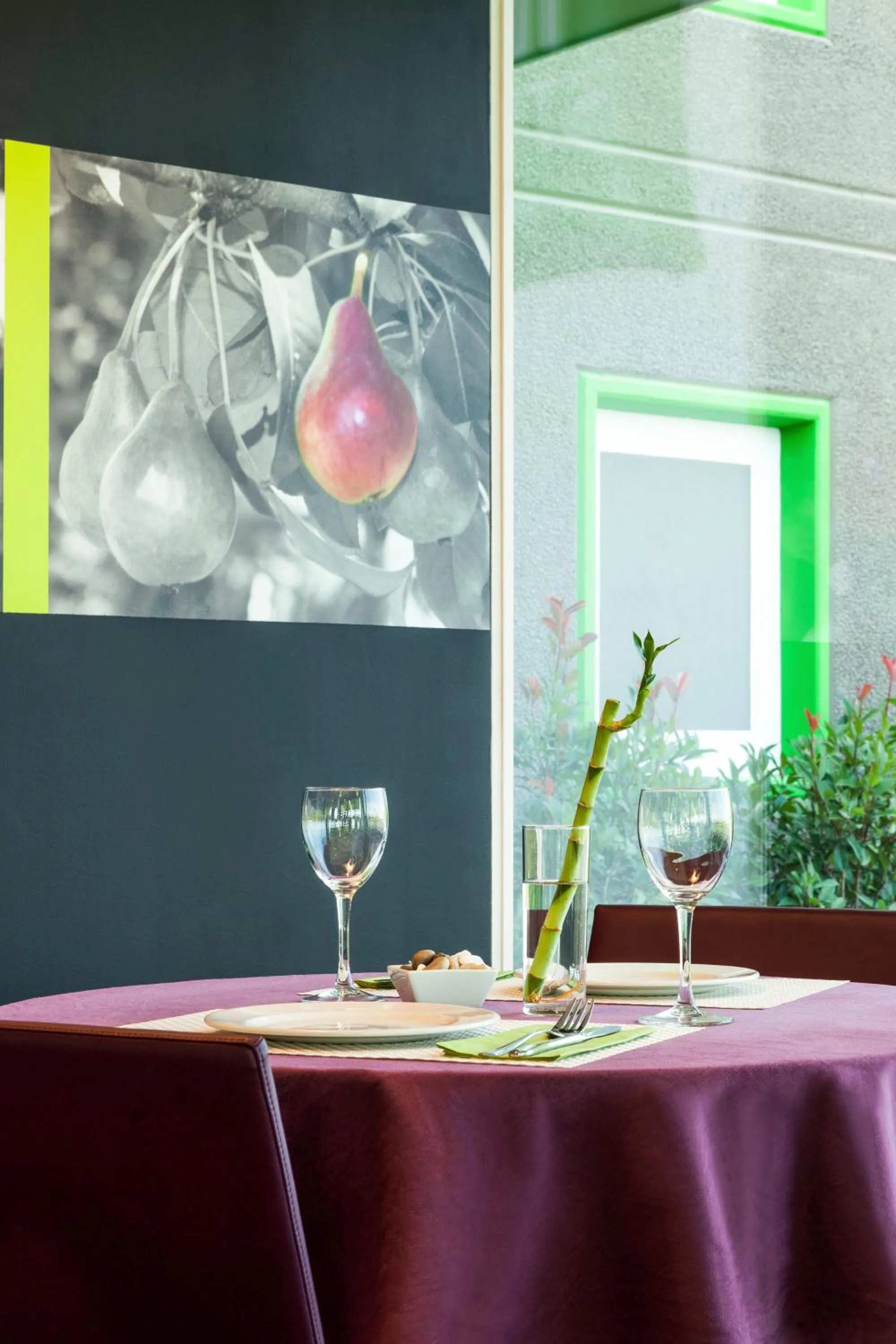 Restaurant/places to eat in Hotel Ibis Styles Lleida Torrefarrera