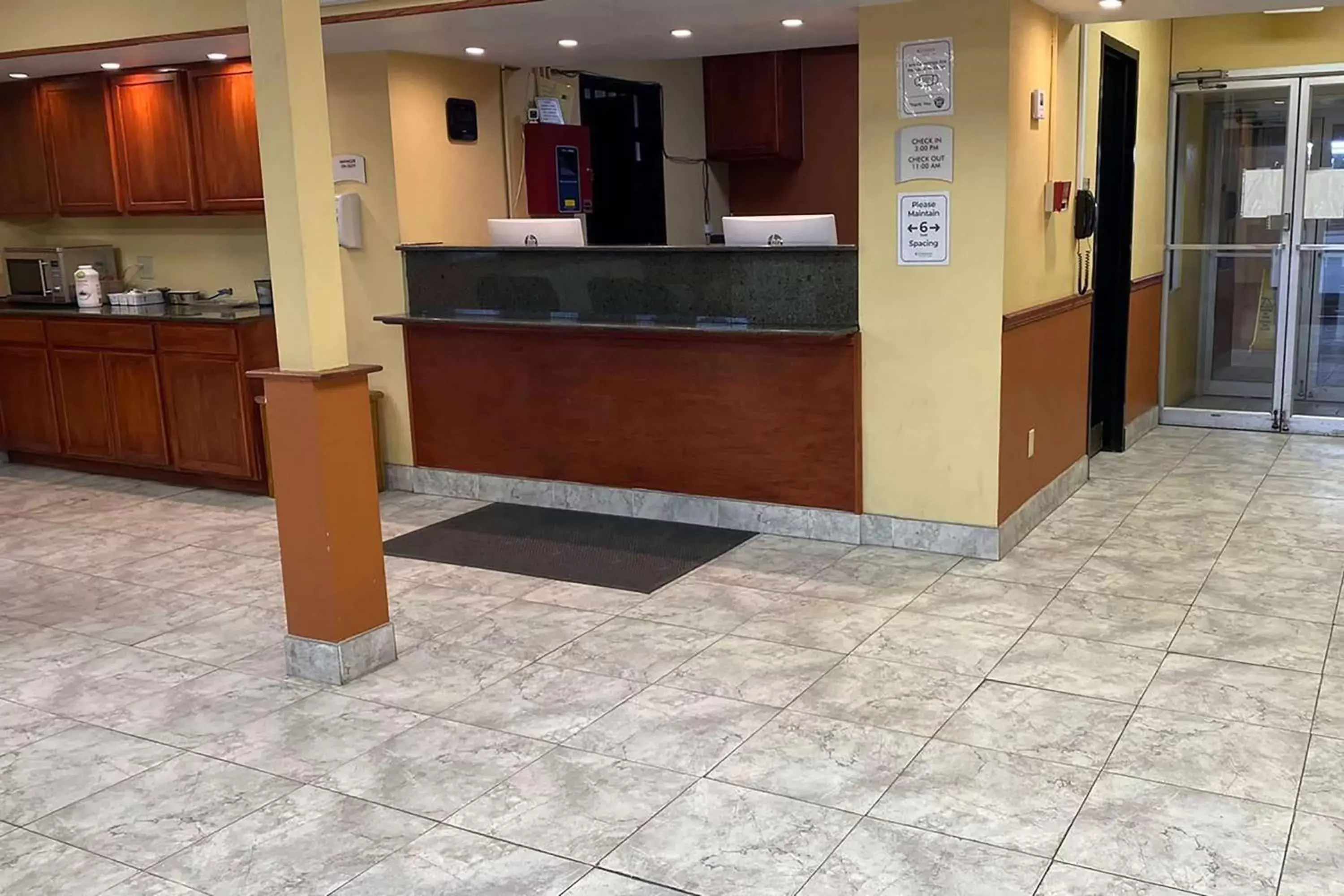 Lobby or reception in Ramada by Wyndham Rome - Verona Lobby or reception in Ramada by Wyndham Rome - Verona