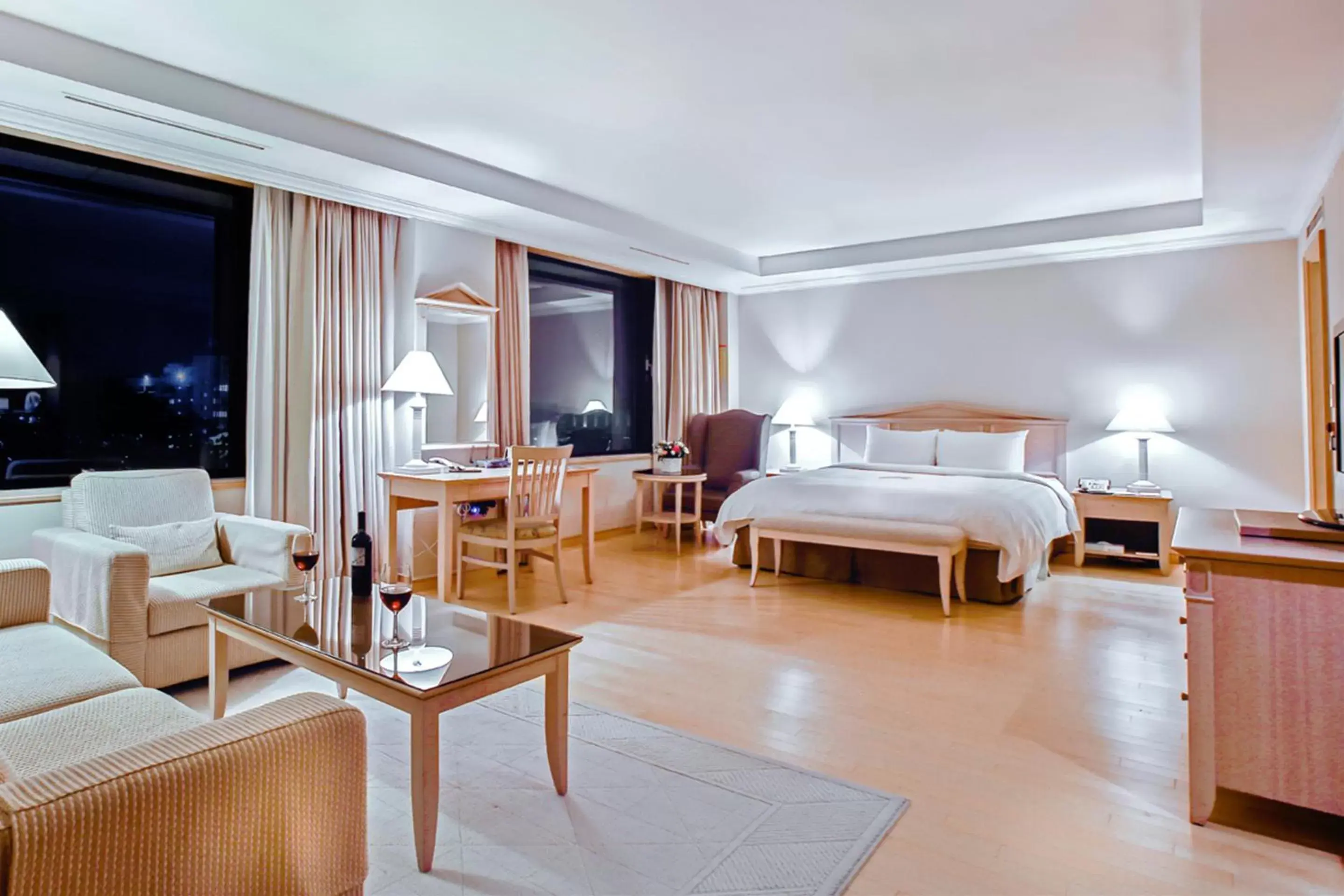 Bedroom in Hotel Hyundai by Lahan Ulsan