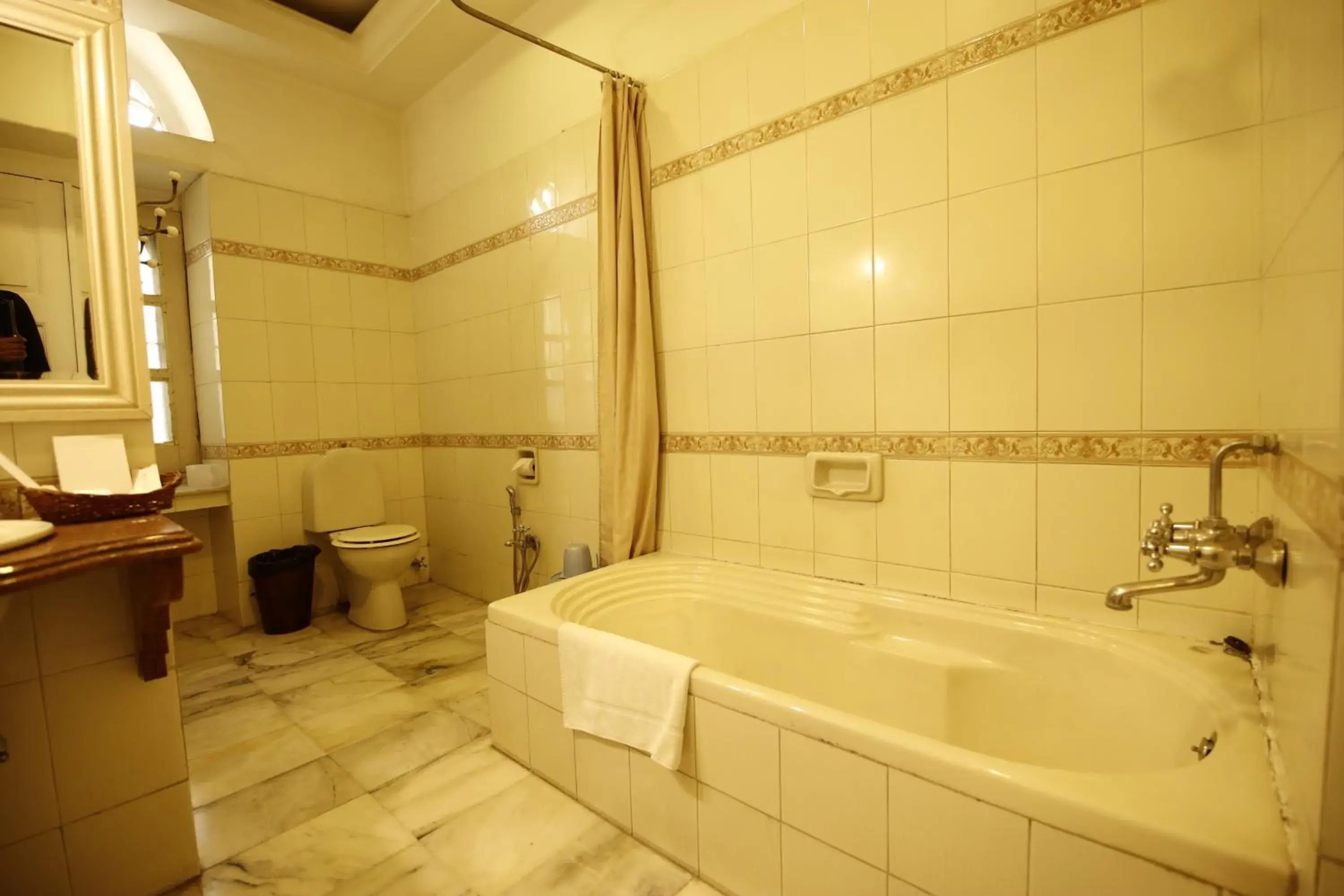 Bathroom in Hotel Narain Niwas Palace