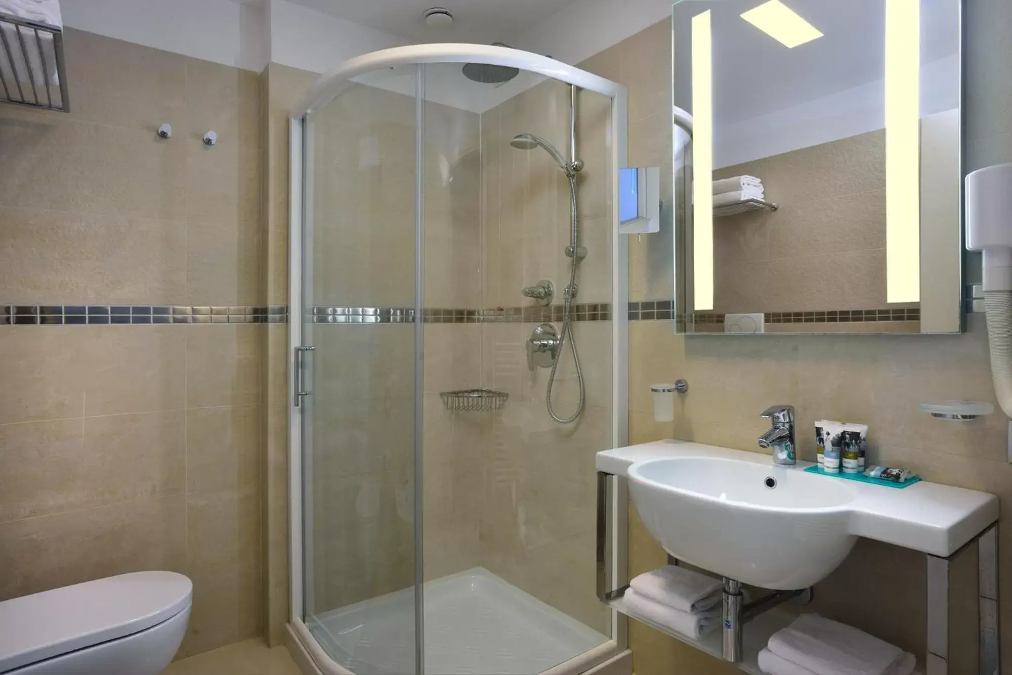 Shower, Bathroom in Mercure Hotel Rimini Artis