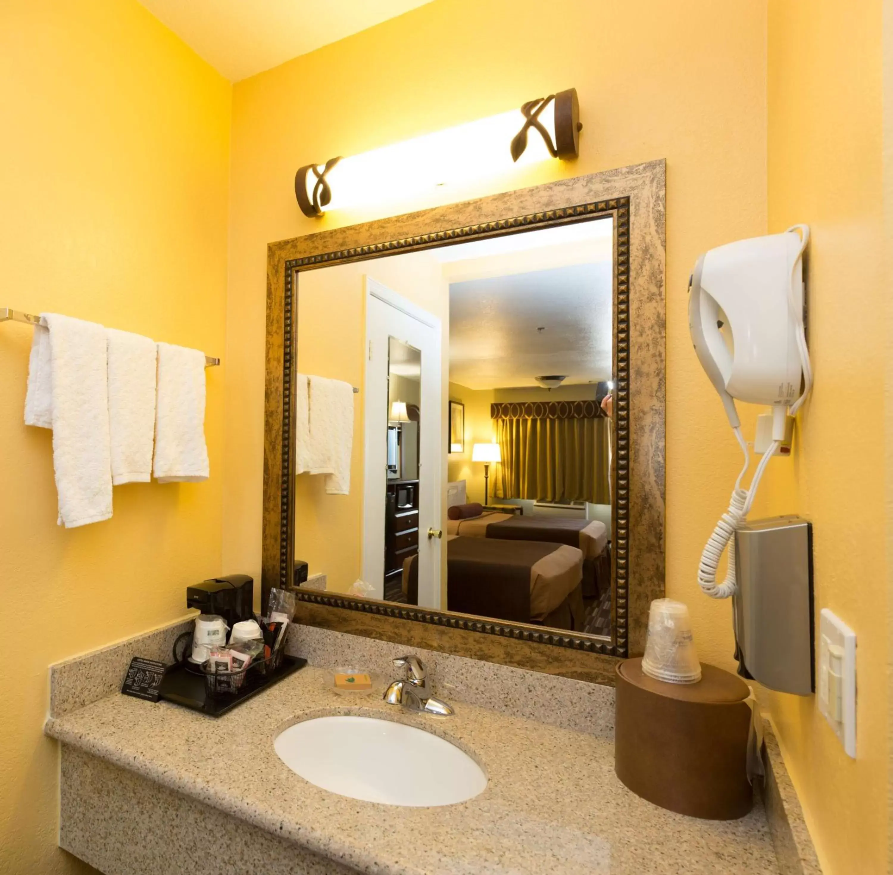 Photo of the whole room, Bathroom in Best Western Desert Winds
