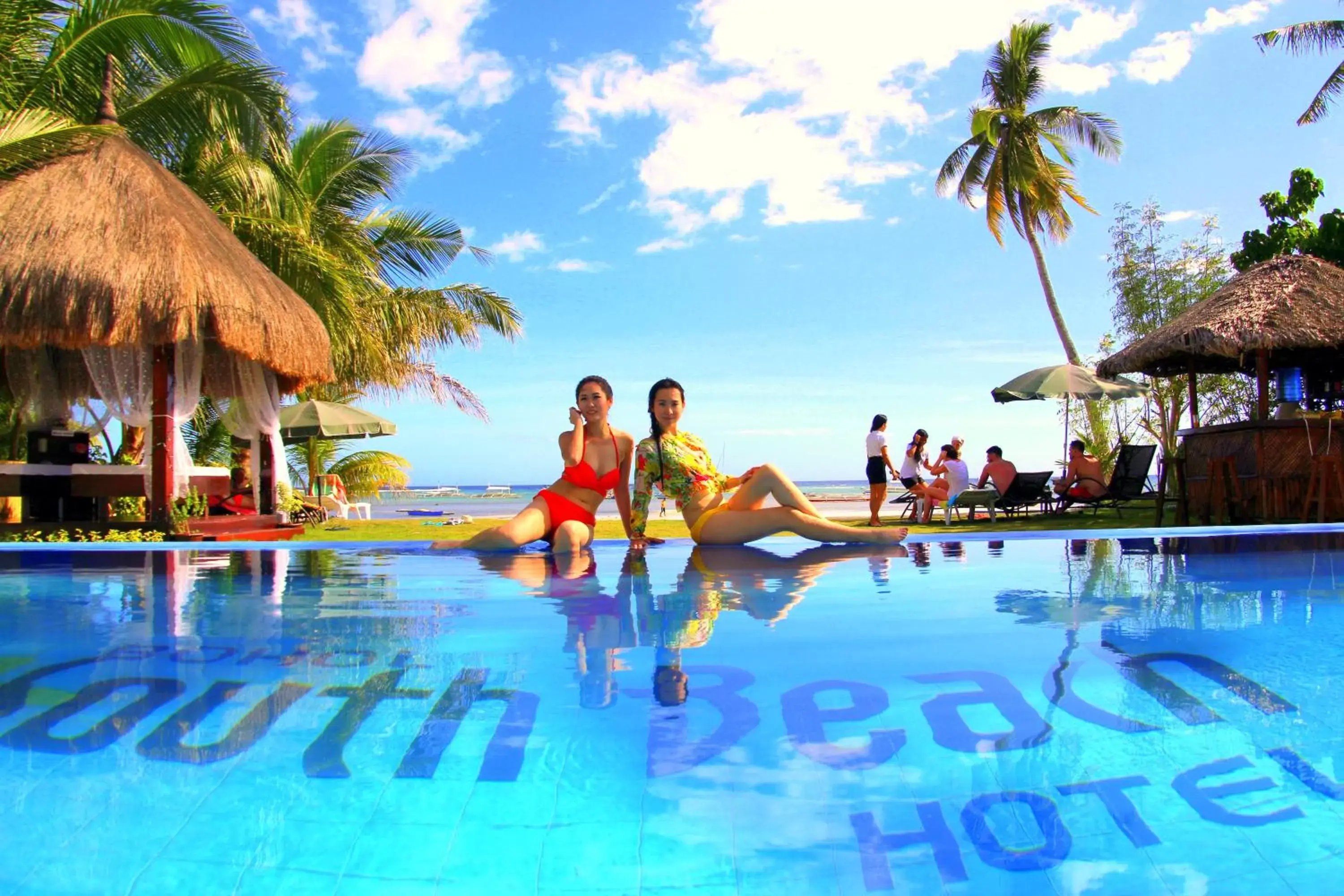 Swimming pool in Bohol South Beach Hotel