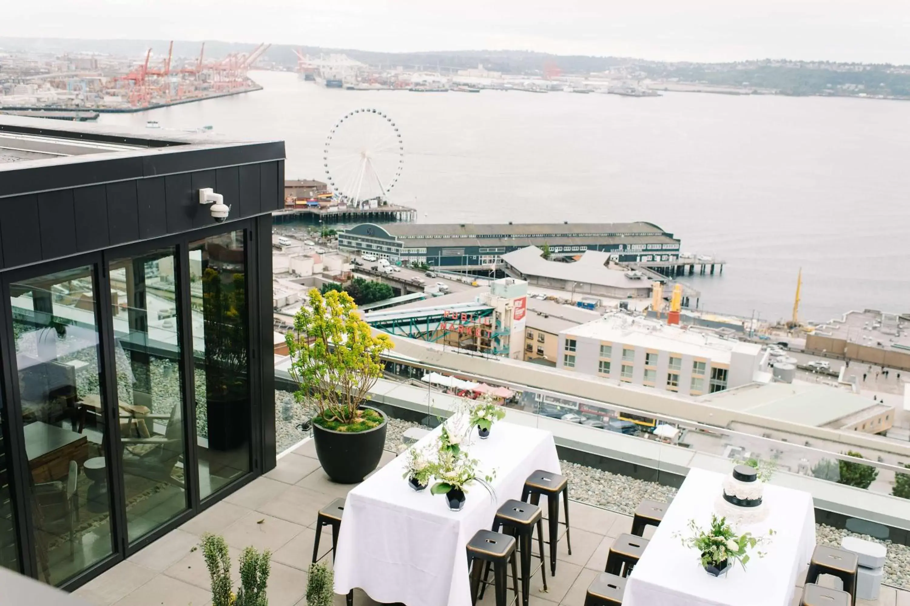 Restaurant/places to eat in Thompson Seattle, by Hyatt Restaurant/places to eat in Thompson Seattle, by Hyatt