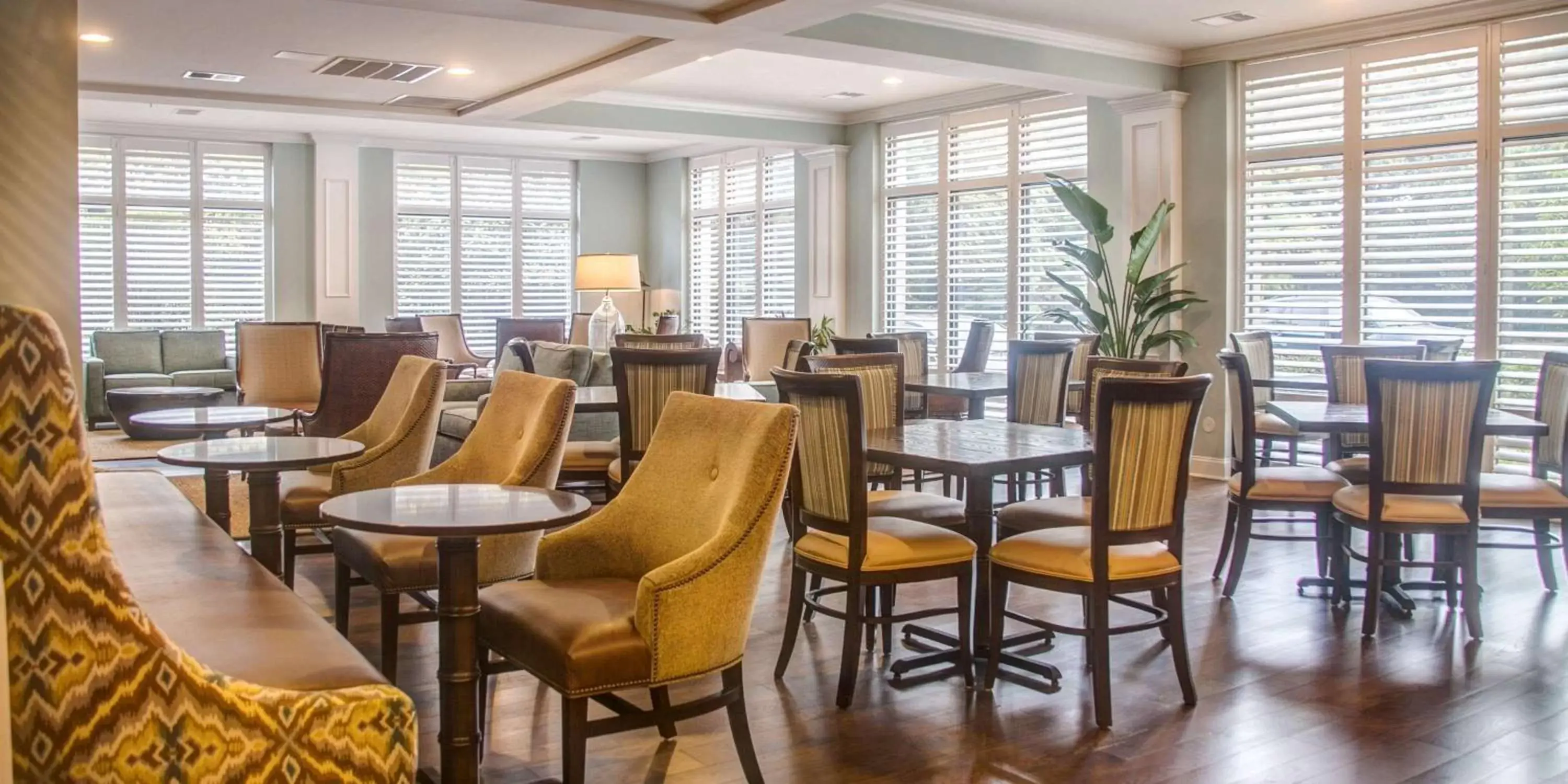 Lobby or reception, Restaurant/Places to Eat in Hampton Inn Charleston-Daniel Island