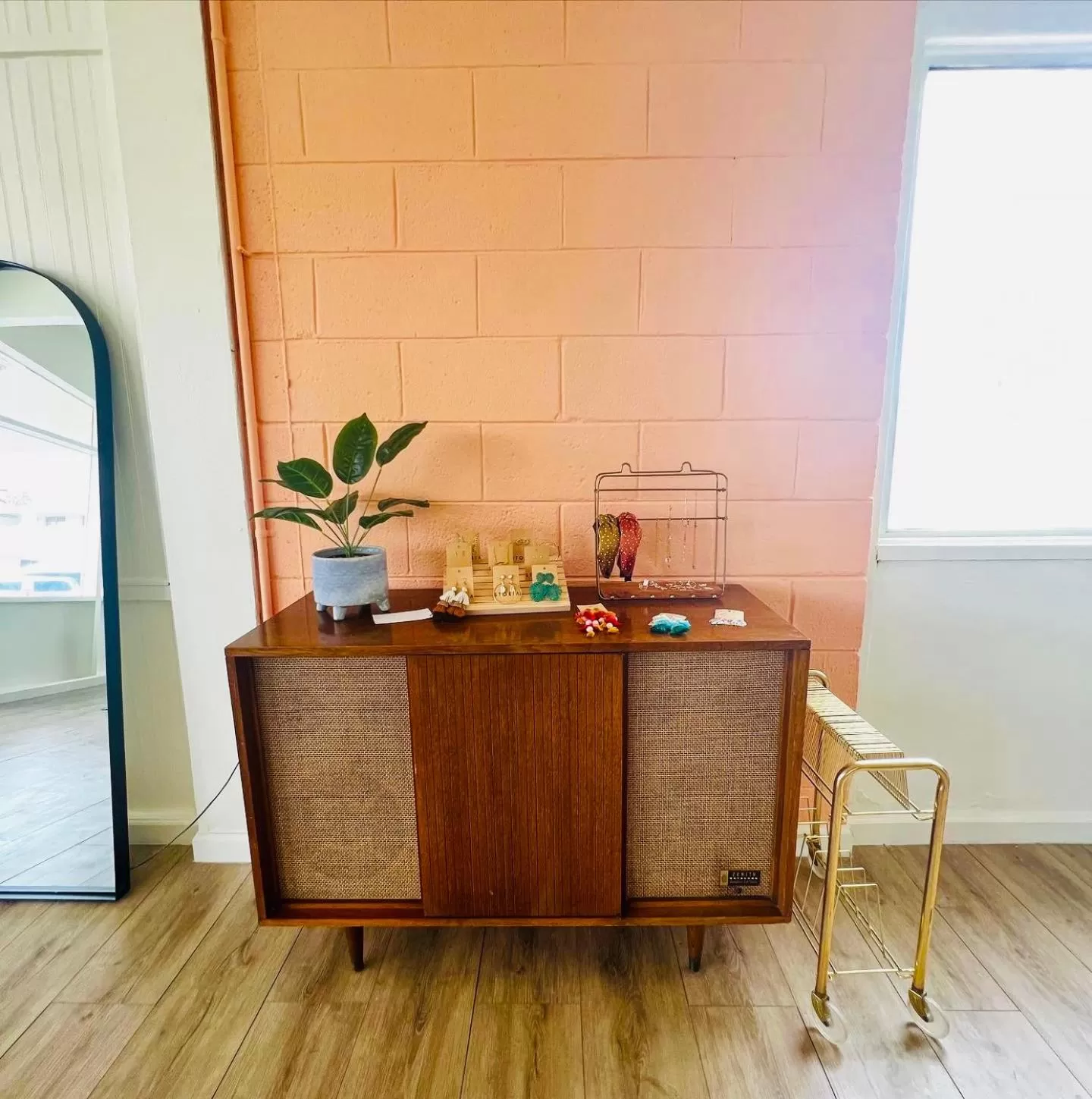 Lobby or reception in The Postcard Motel