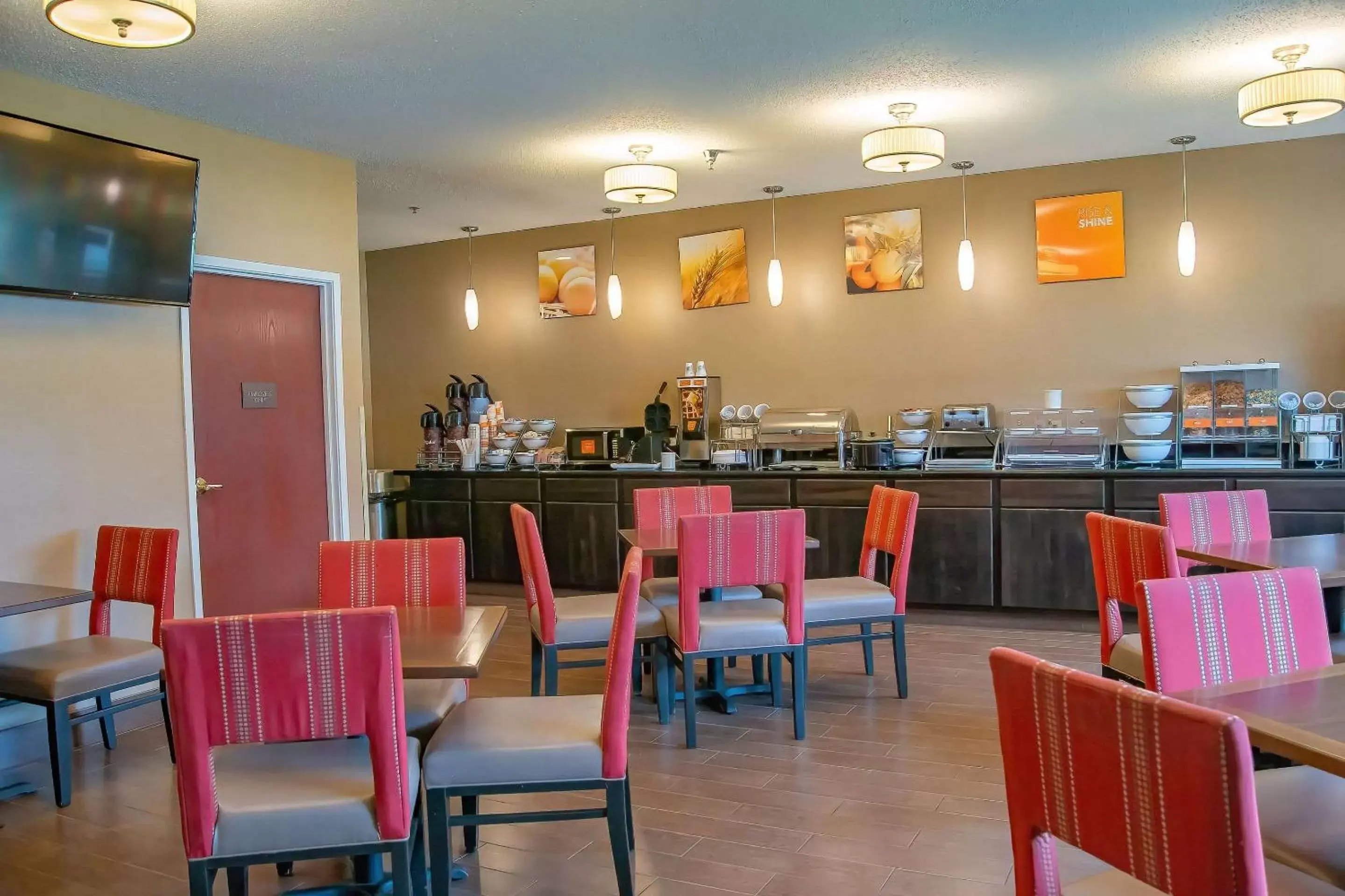 Breakfast, Restaurant/Places to Eat in Comfort Inn Near Ouabache State Park