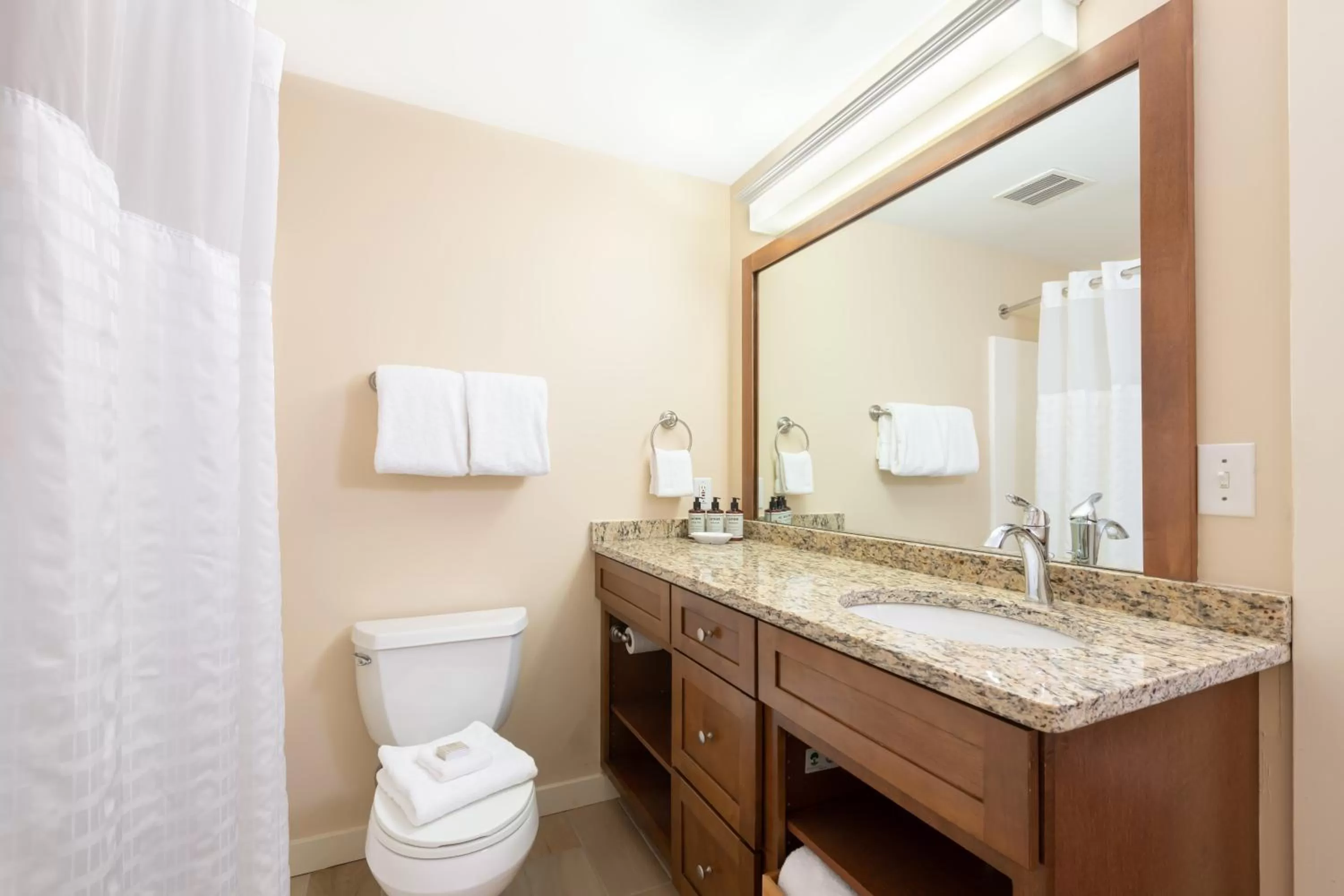 Photo of the whole room in Grand Summit Resort