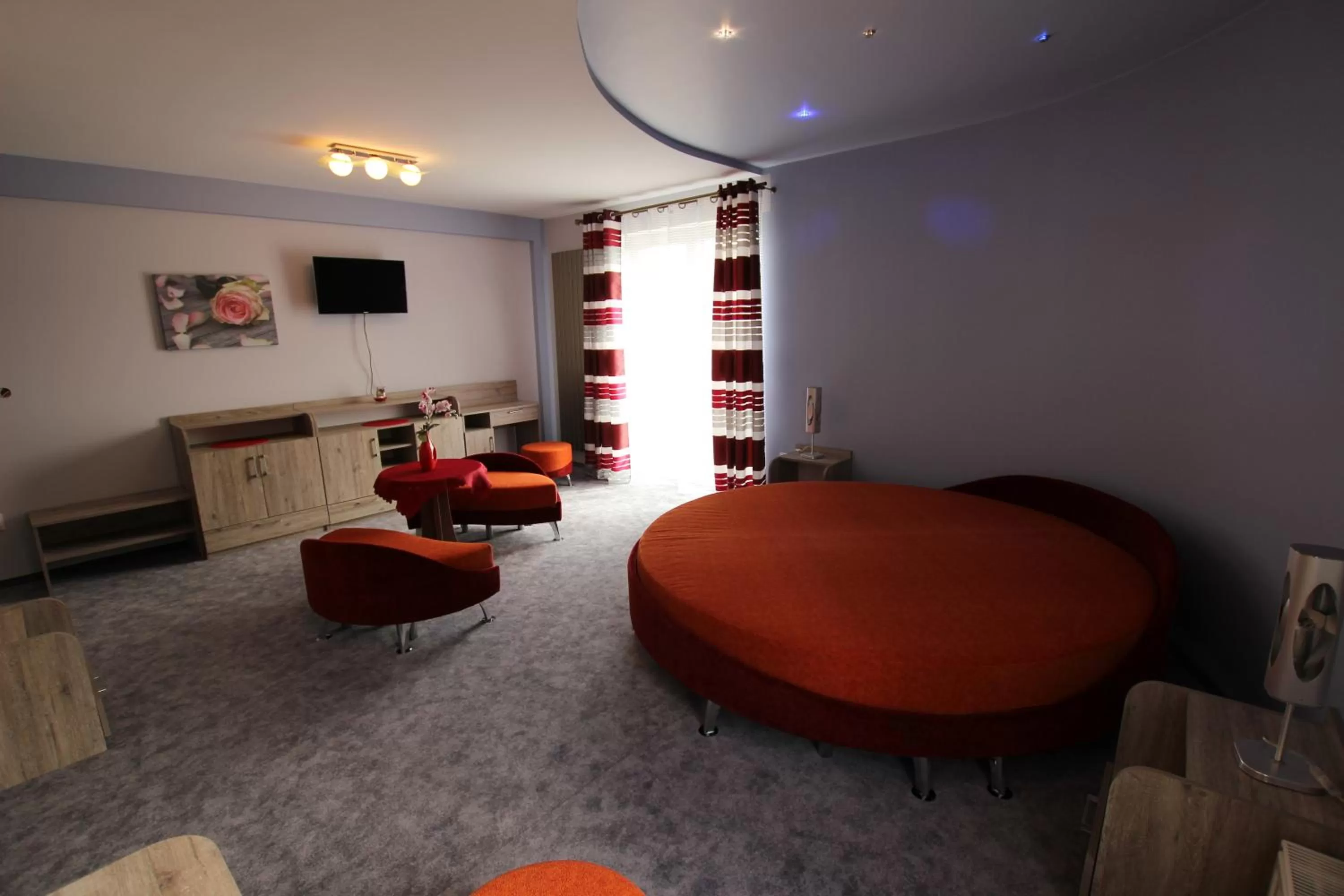 Photo of the whole room in Resident Rene