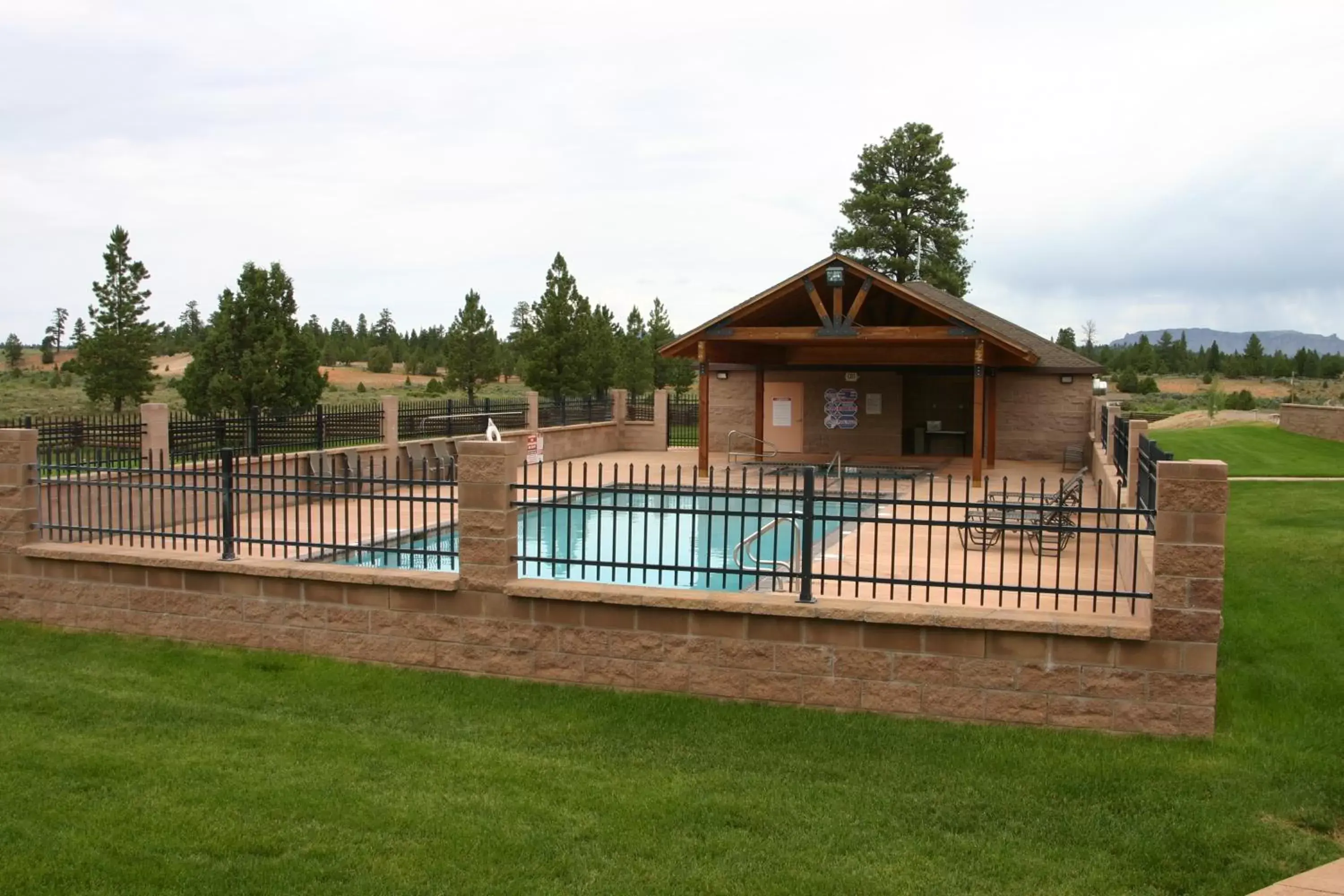 Property Building in Bryce Canyon Pines