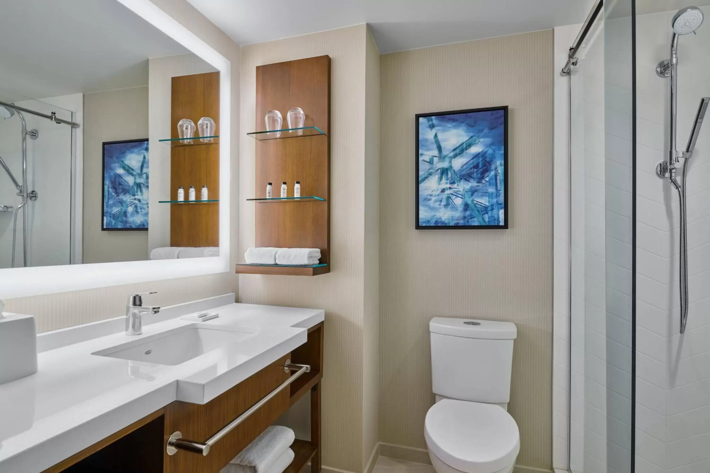 Bathroom in Delta Hotels by Marriott Ashland Downtown