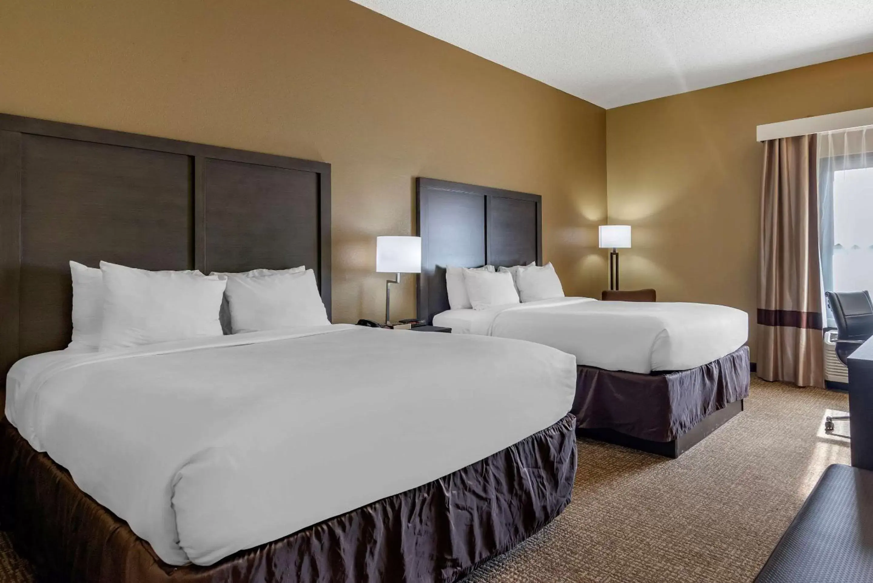 Photo of the whole room, Bed in Comfort Inn Opelika - Auburn