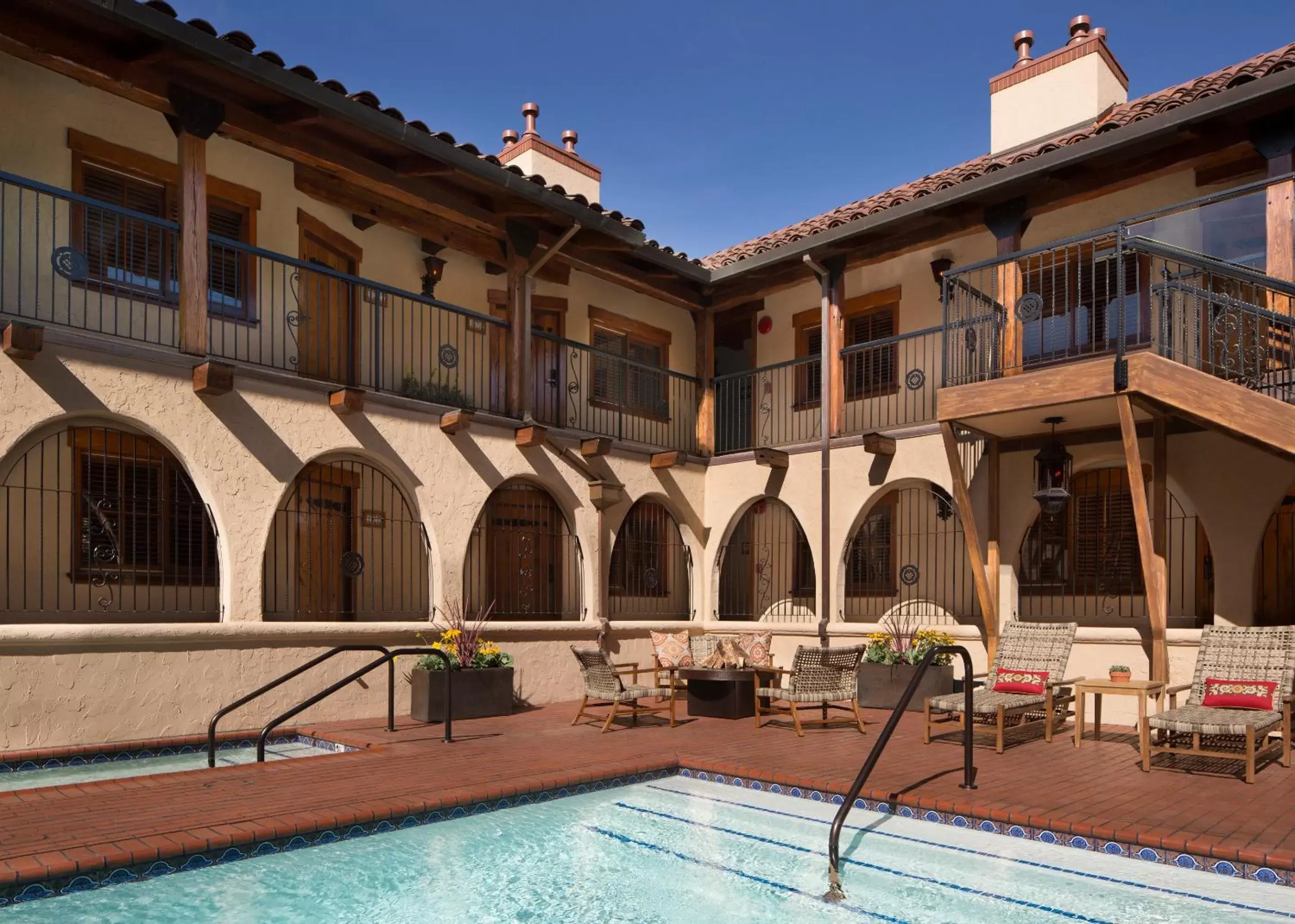 Property building, Swimming Pool in Rancho Caymus Inn