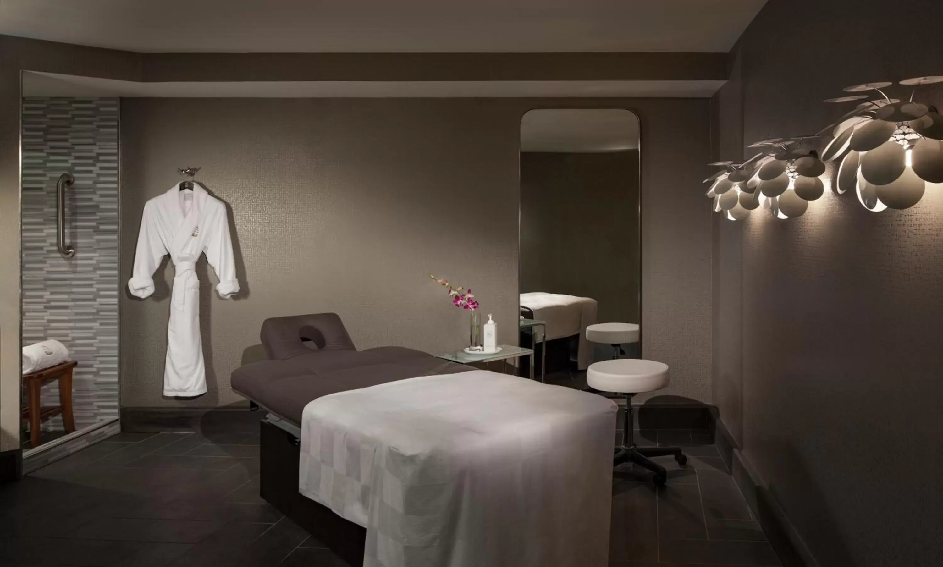 Spa and wellness centre/facilities, Bed in The Watergate Hotel Georgetown