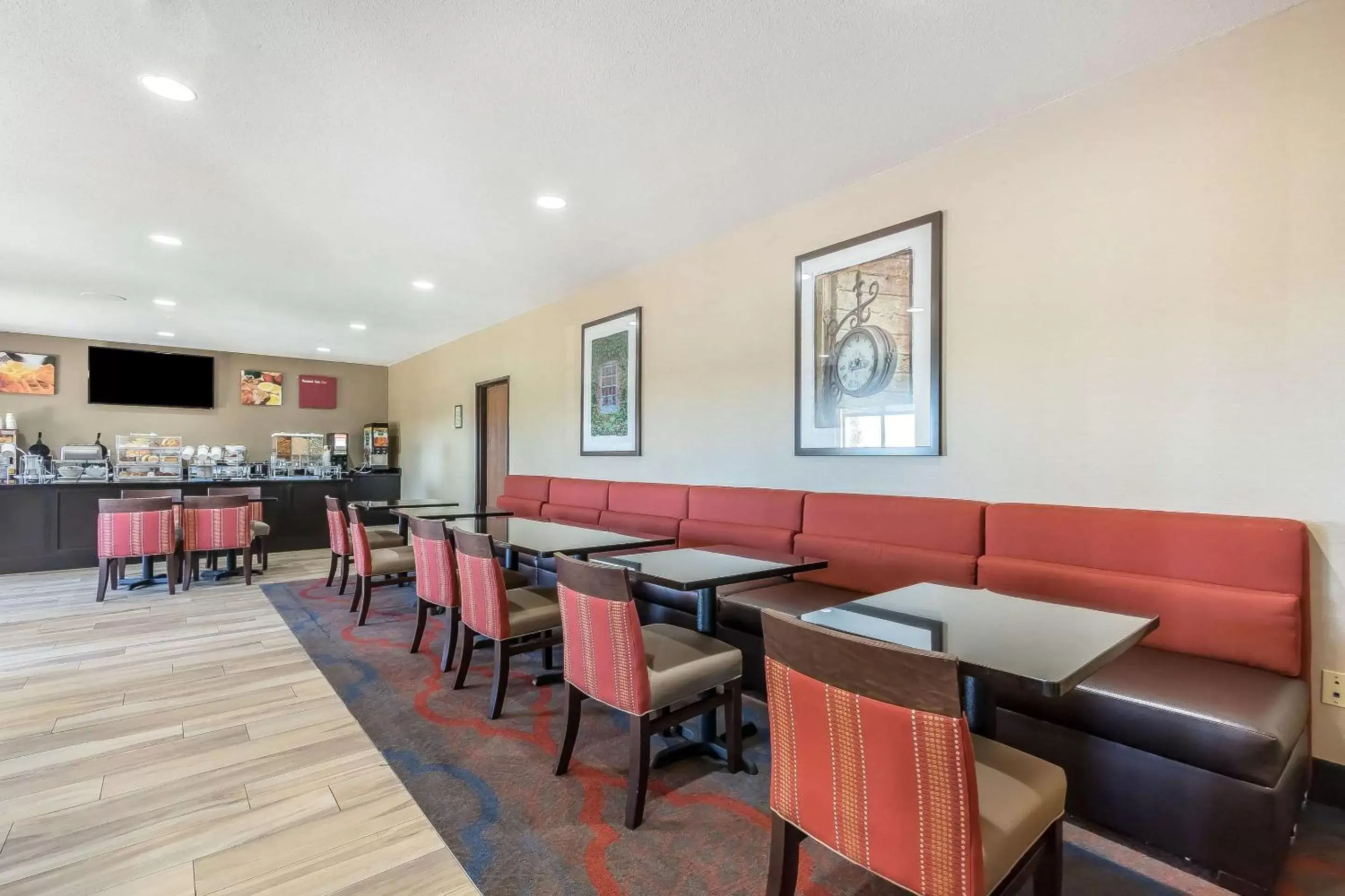 Restaurant/Places to Eat in Comfort Suites St Charles-St Louis
