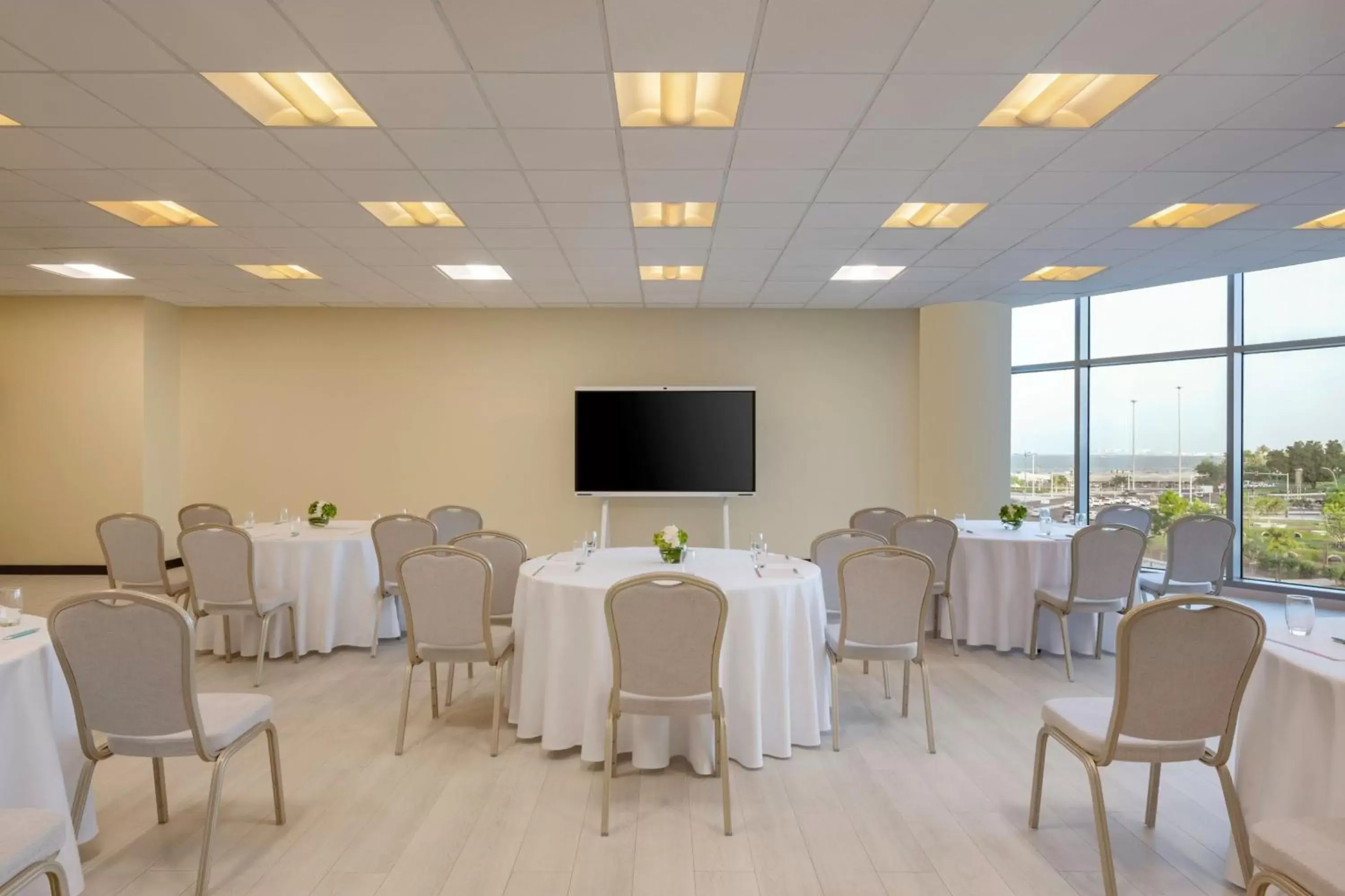 Meeting/conference room in Le Méridien City Center Doha