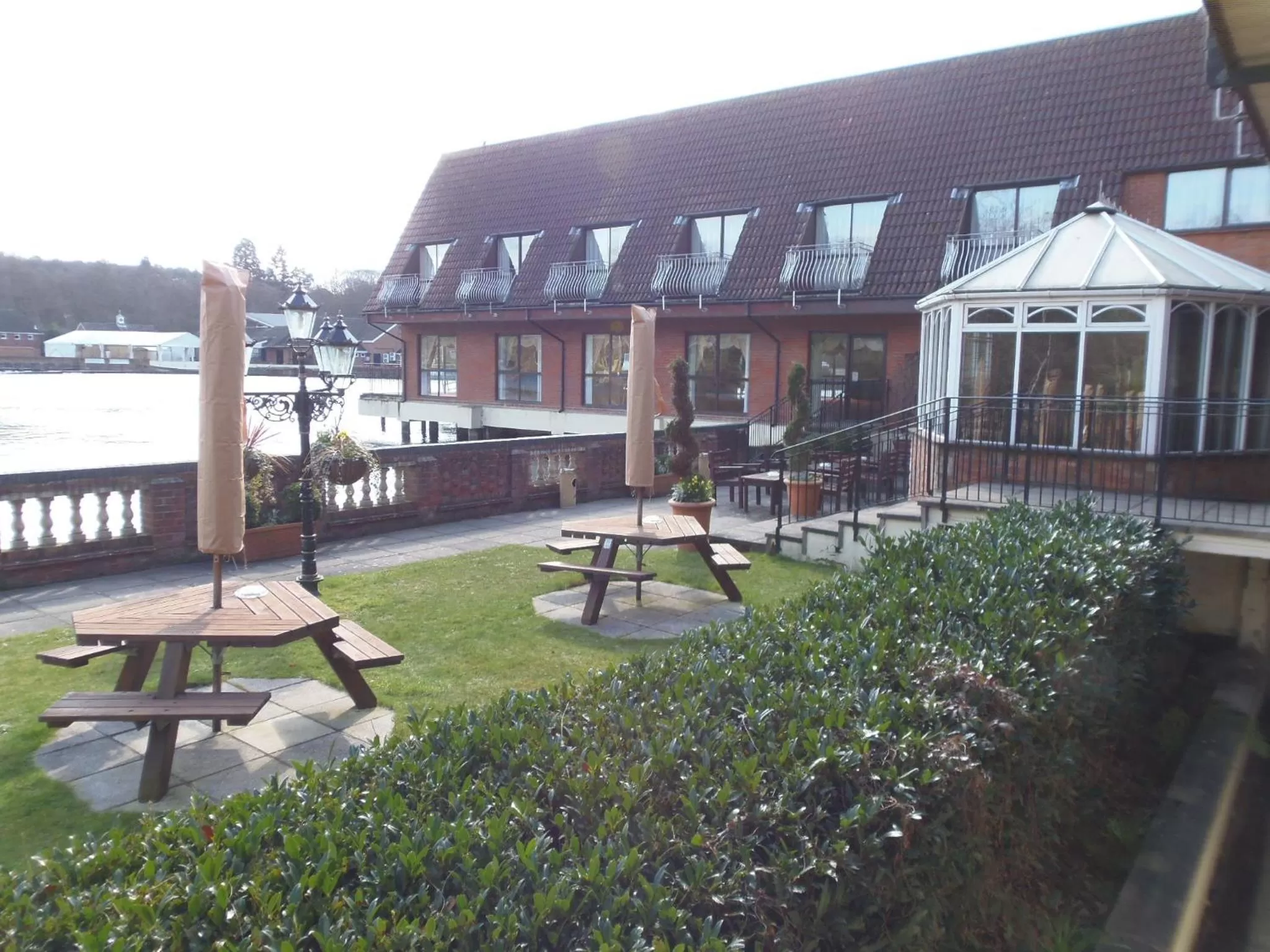 Facade/entrance in Lakeside International Hotel