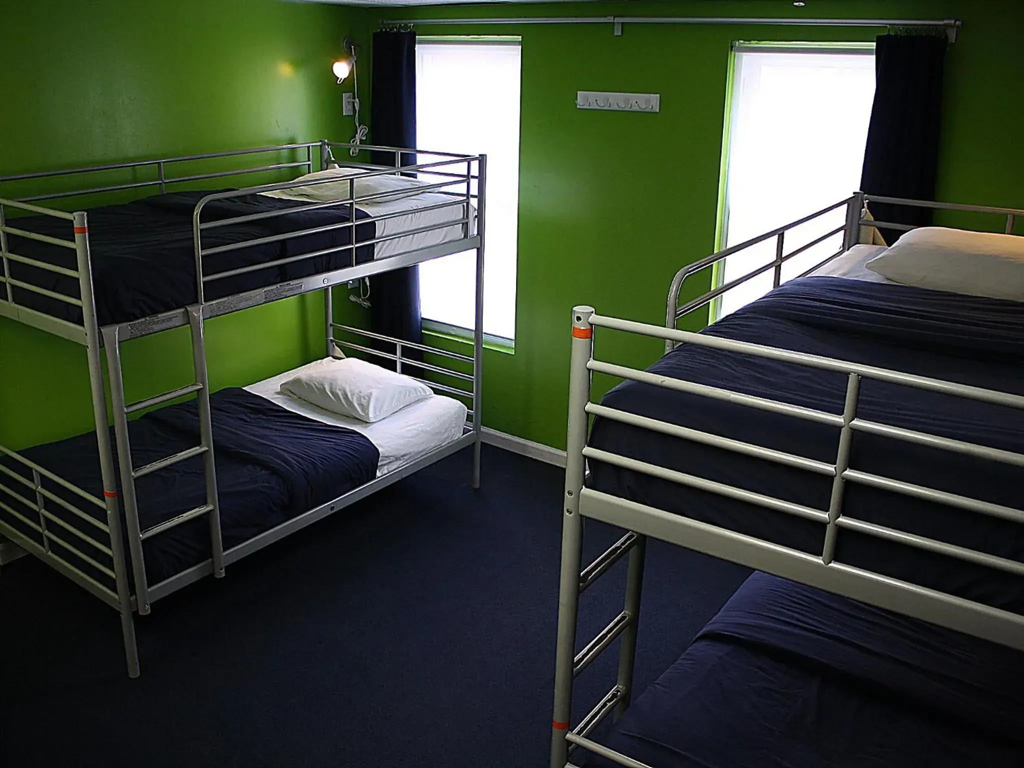 Bed in 18-Bed Male Dormitory Room in Apple Hostels of Philadelphia