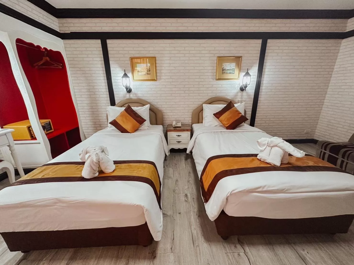 Bed in Hotel De Khuvieng