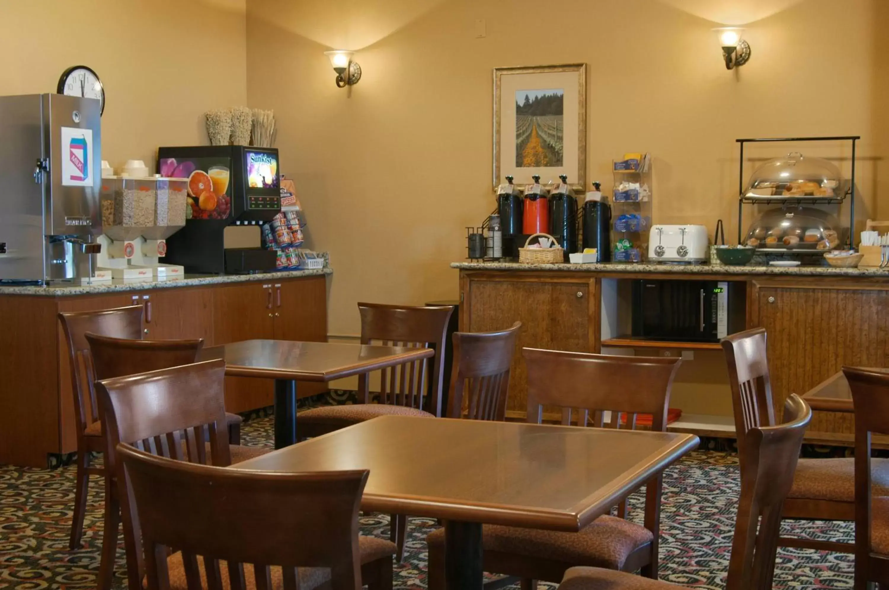 Restaurant/Places to Eat in Red Lion Inn & Suites McMinnville