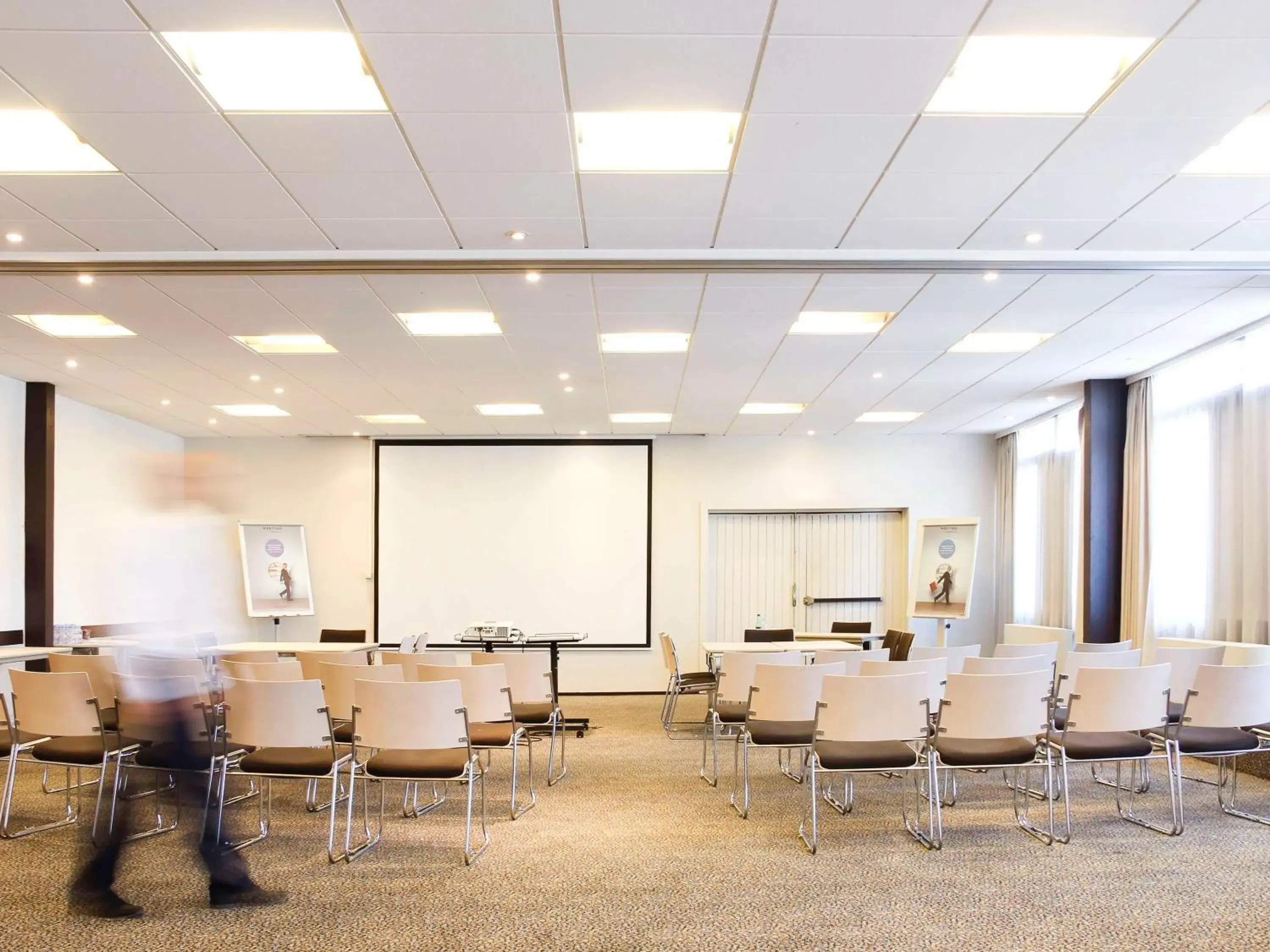 Meeting/conference room in Novotel Marseille Est