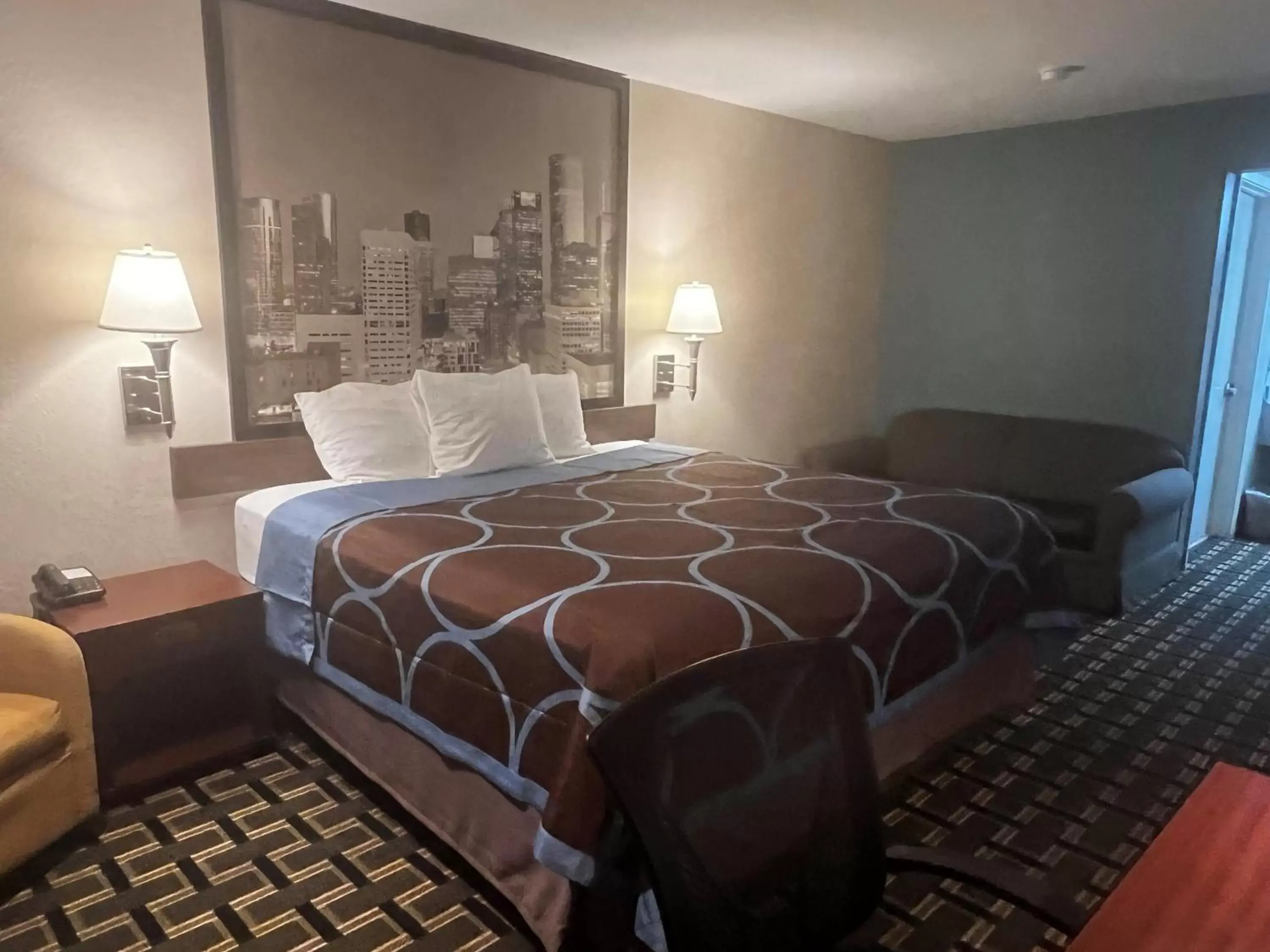 Bed in Super 8 by Wyndham Baytown I-10