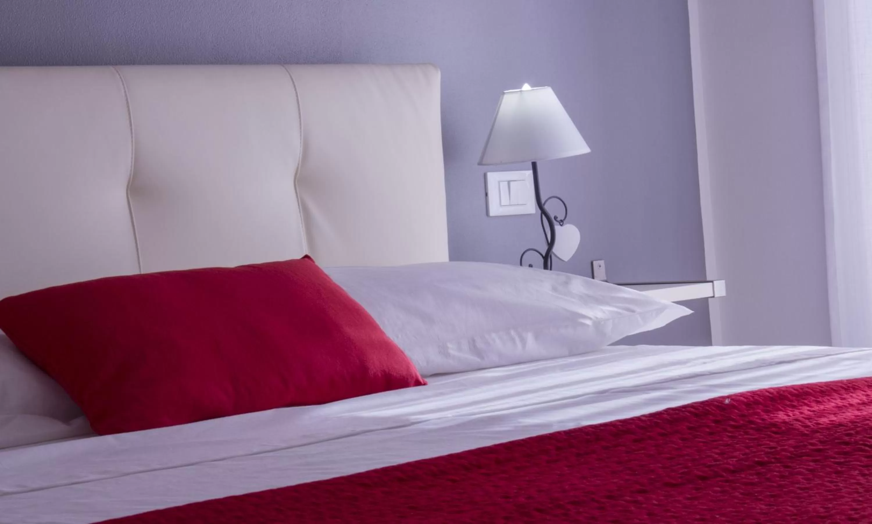 Bedroom, Bed in Domus Raffaello