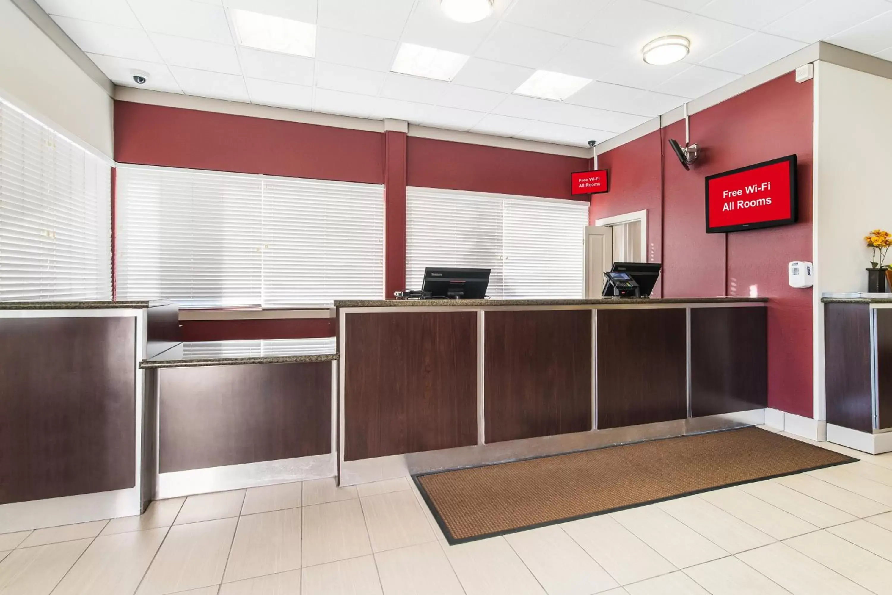 Lobby or reception, Lobby/Reception in Red Roof Inn Seattle Airport - SEATAC