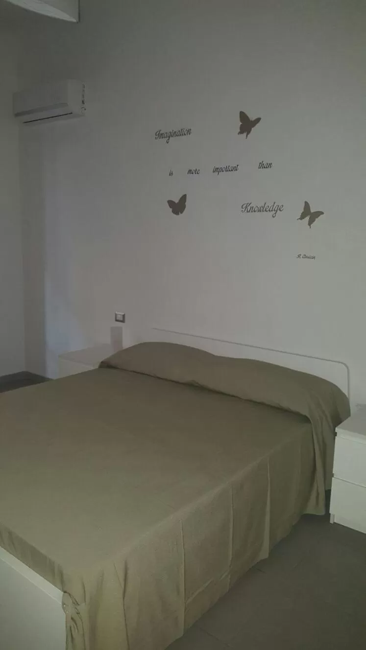 Bed, Room Photo in Pompei Ruins