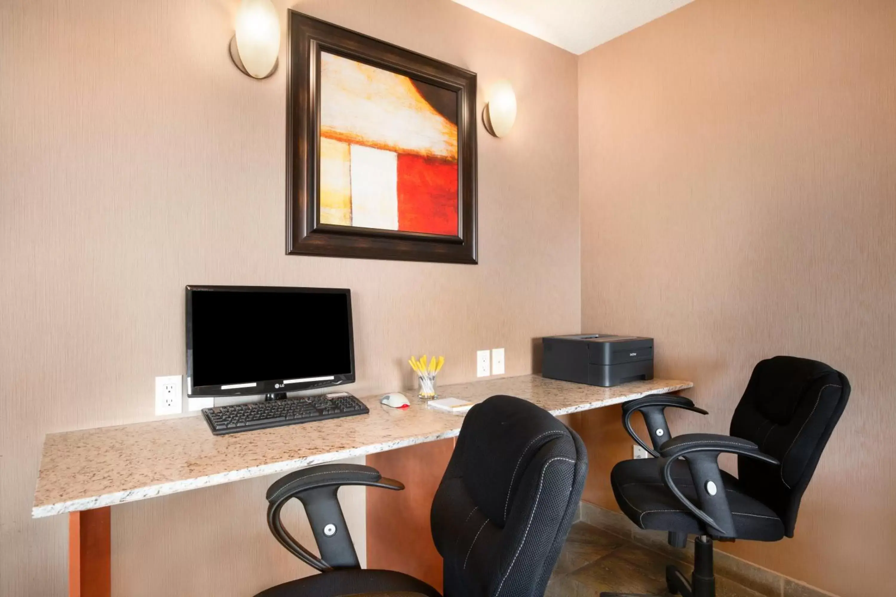 Meeting/conference room in Days Inn & Suites by Wyndham Cochrane