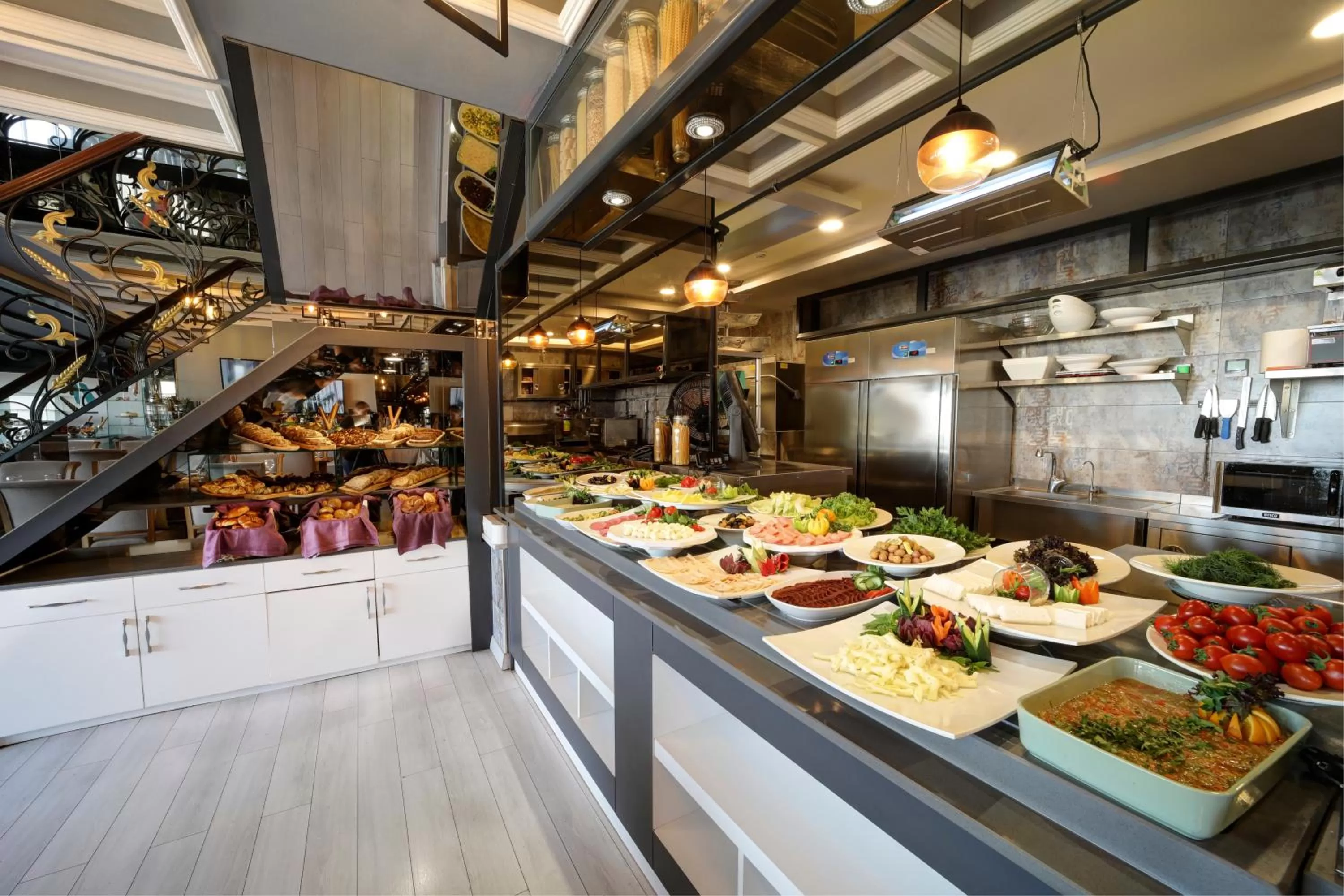 Food and drinks in Skalion Hotel