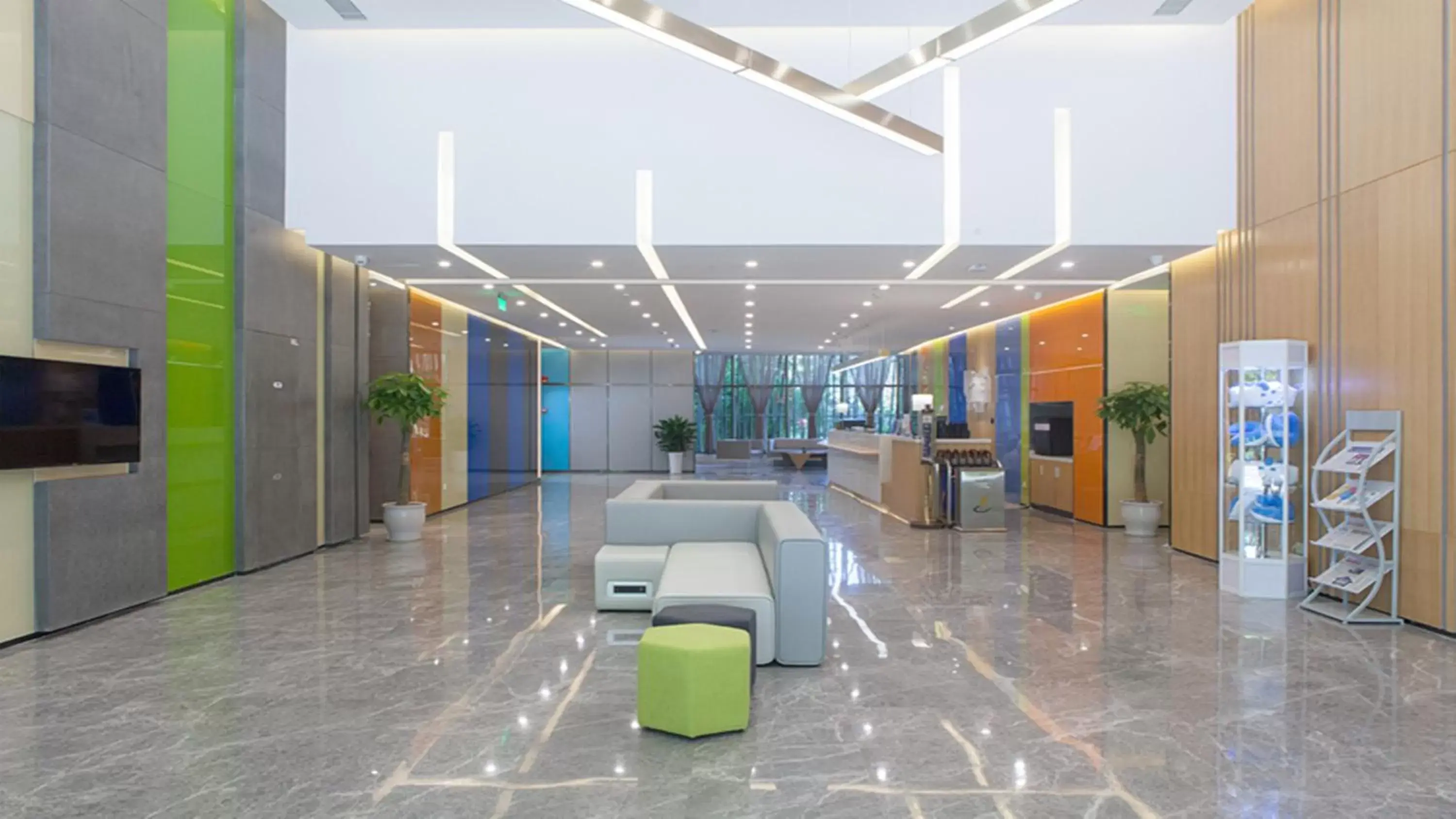 Property building, Lobby/Reception in Holiday Inn Express Chengdu Airport Zone(Chengdu Shuangliu International Airport Branch), an IHG Hotel