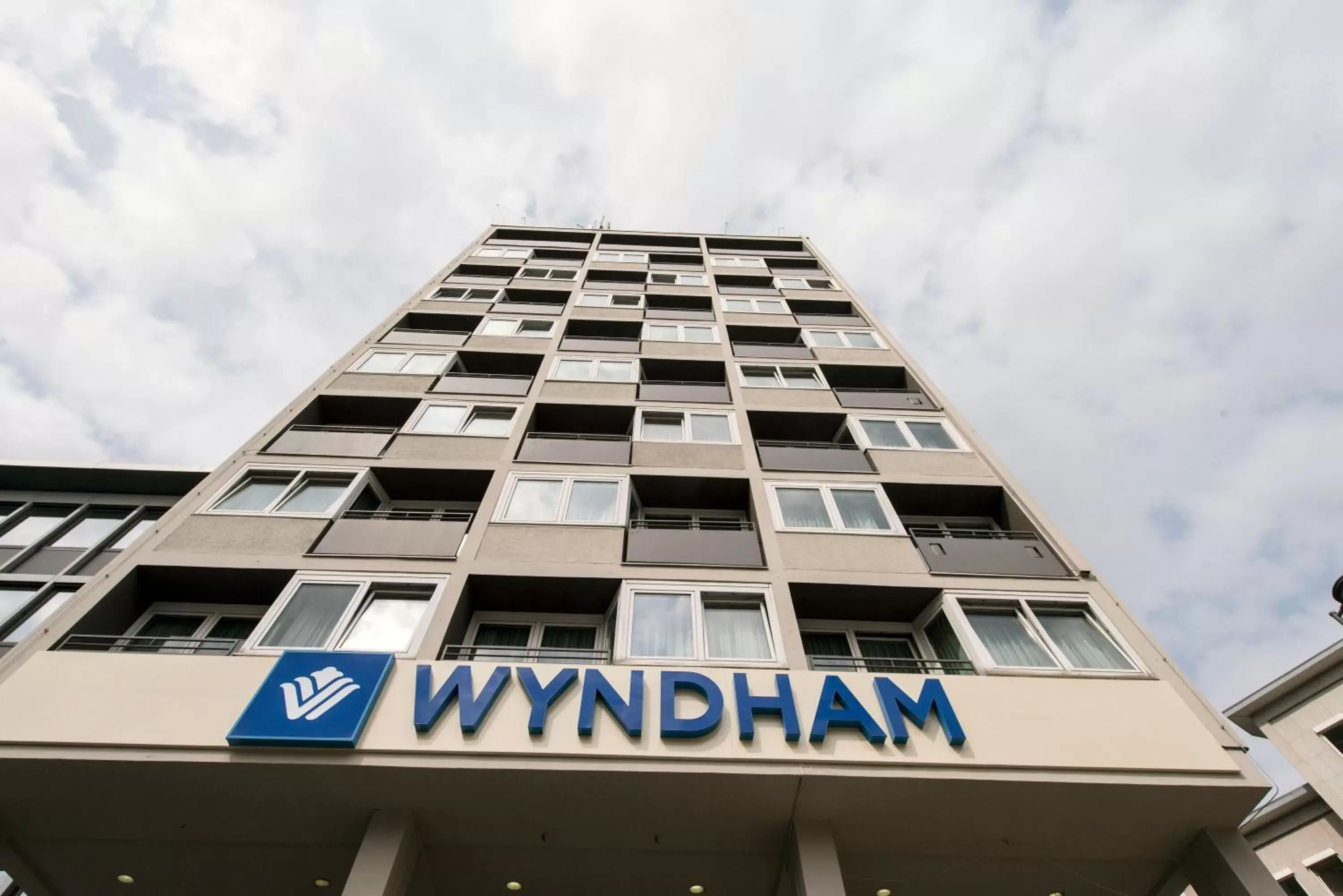 Facade/entrance, Property Building in Wyndham Köln