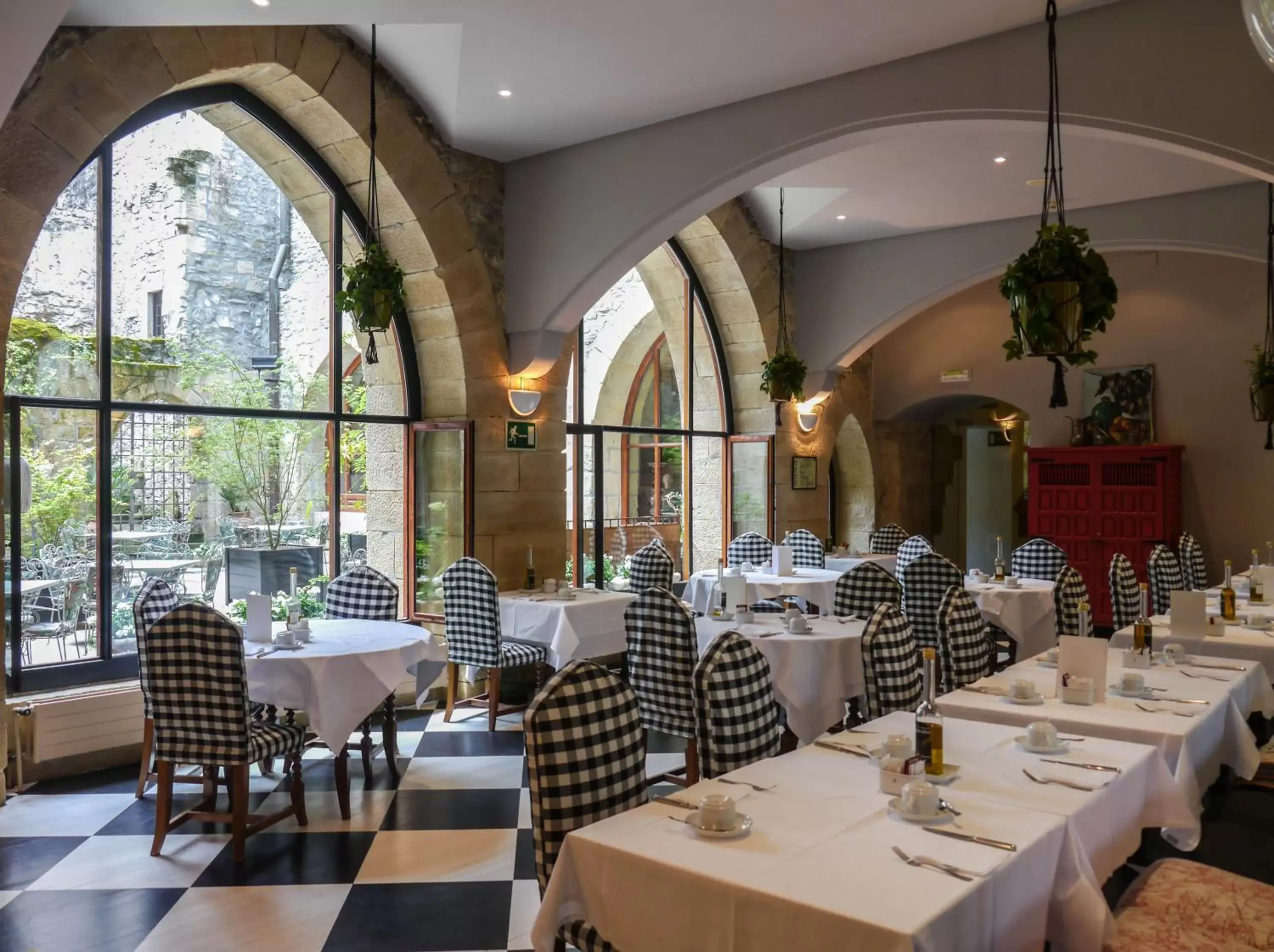 Restaurant/Places to Eat in Parador de Hondarribia