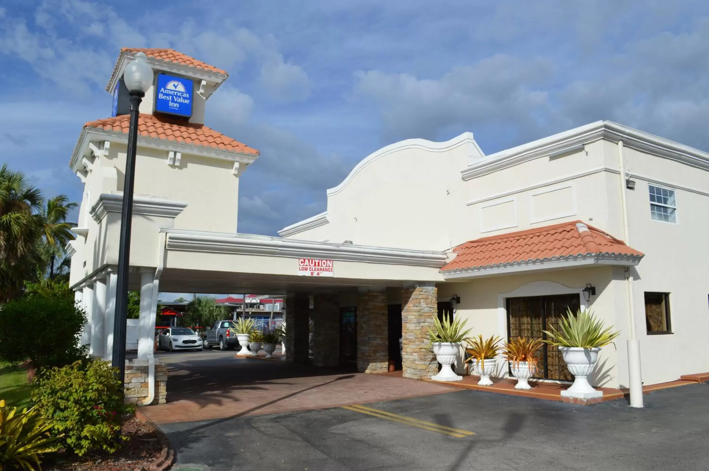 Facade/entrance, Property Building in Americas Best Value Inn Fort Myers