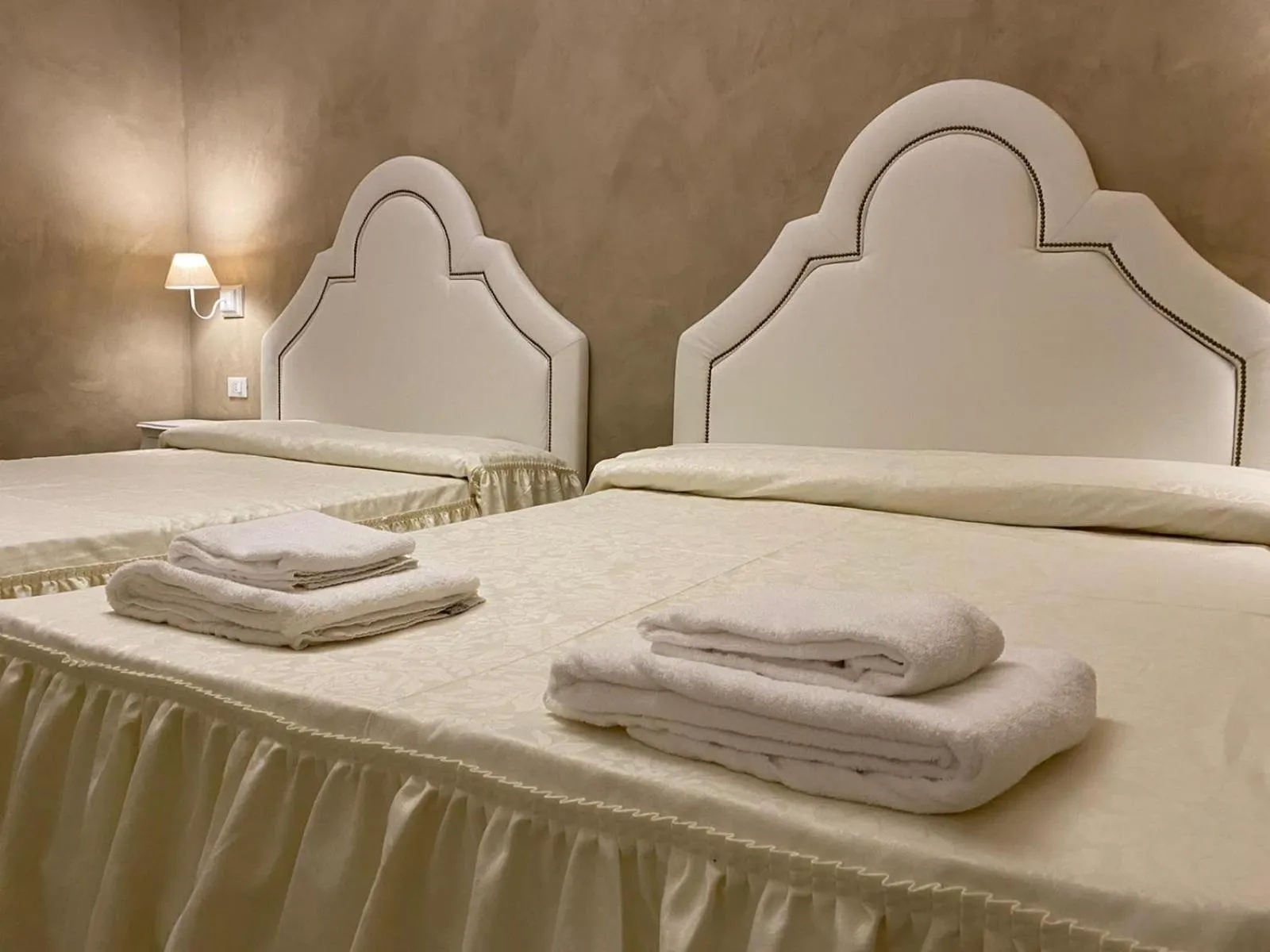 Bed in Boutique Hotel Calais Milano